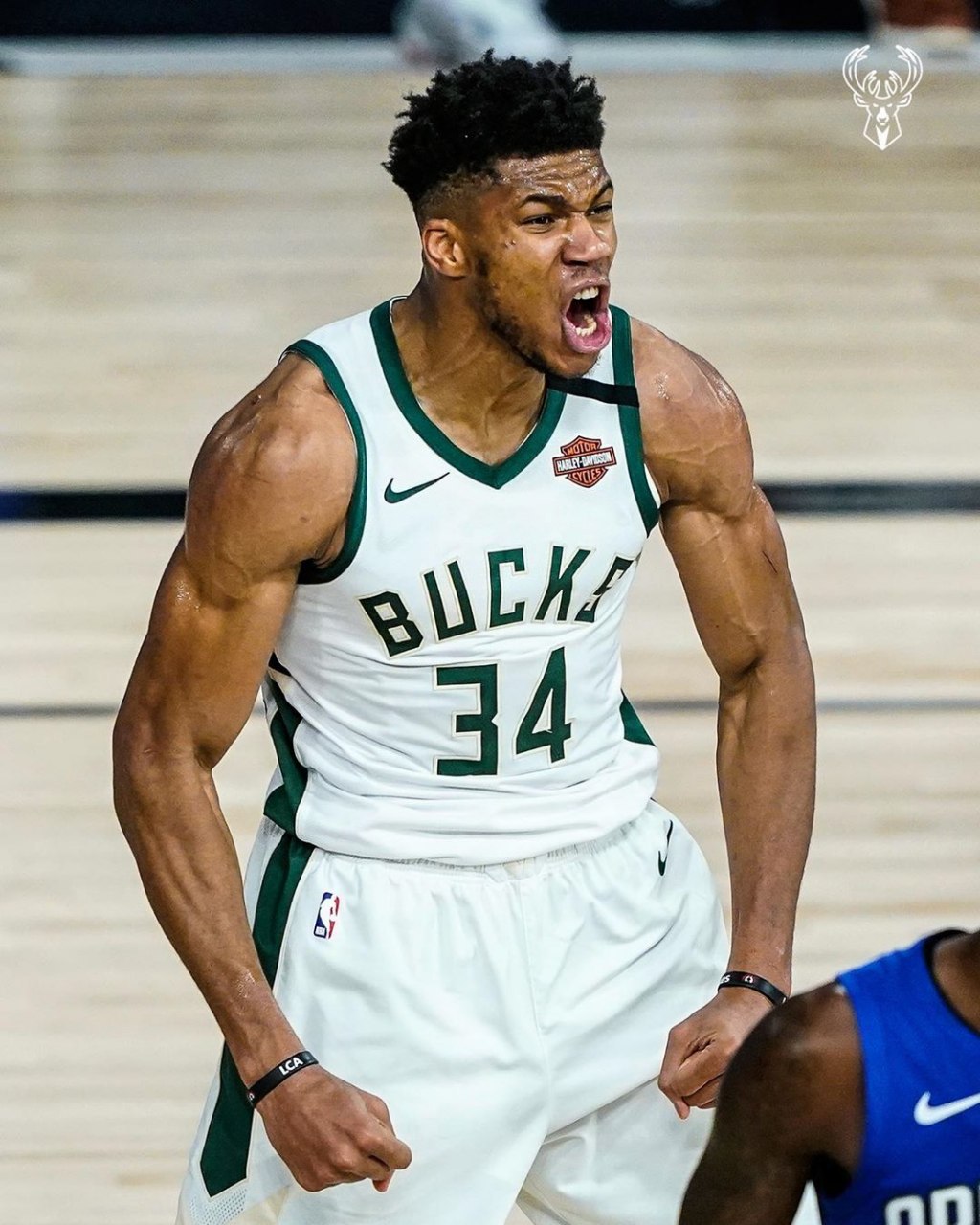 Giannis Early Life