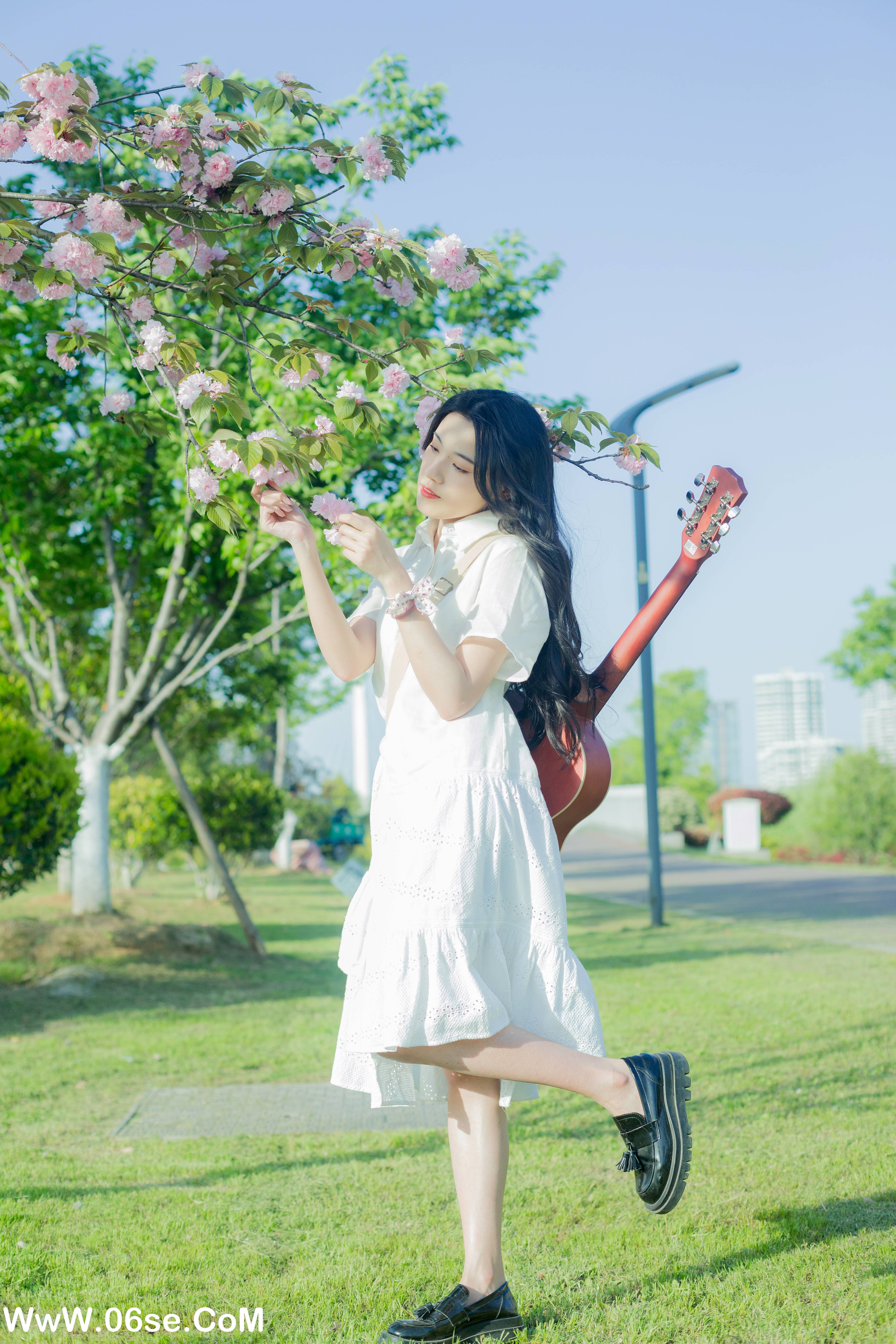 图片[22]-[YITUYU艺图语]2022.07.29 给晚樱的情歌 静鏡婧[27+1P／266MB]-六色网