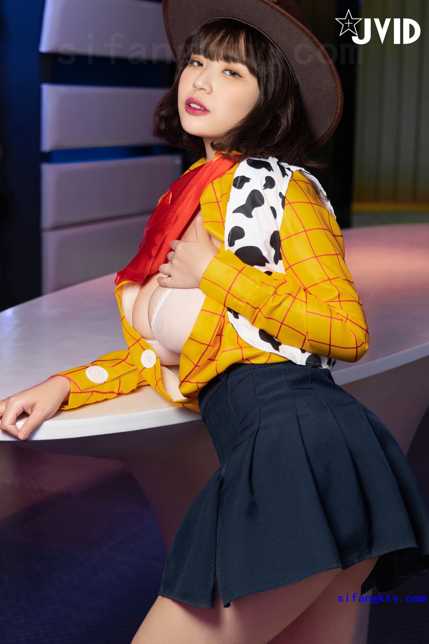 爆乳胡迪警長《茹茹》柔软真乳神 43