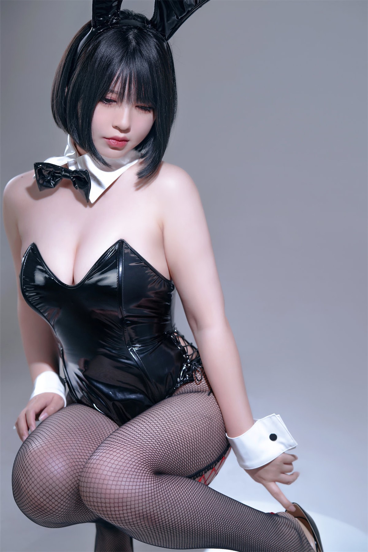 Cosplay 半半子 Bunny 35
