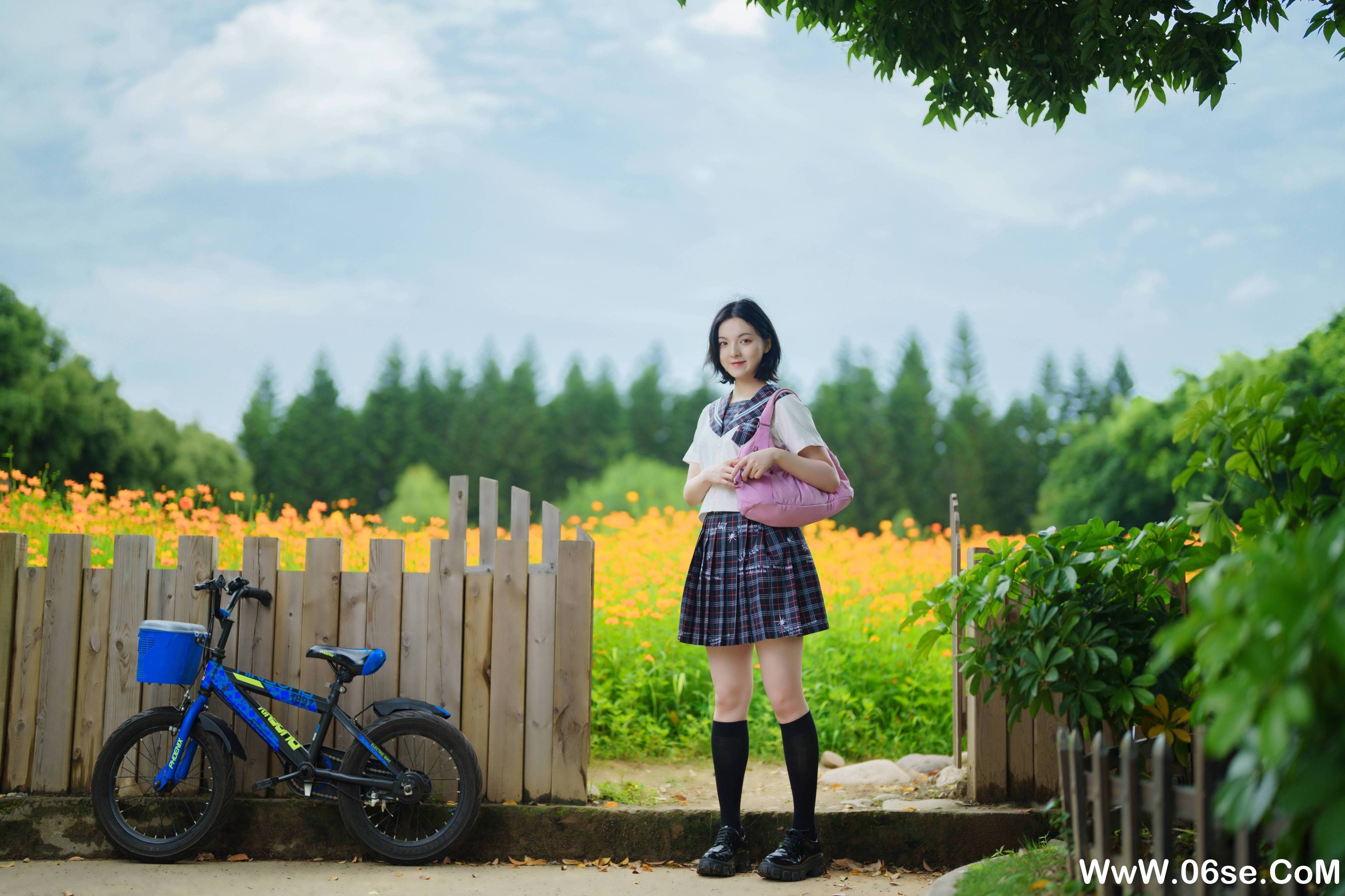 图片[13]-[YITUYU艺图语]2021.11.12 花田里的JK少女 dudu[50+1P／0.98GB]-六色网
