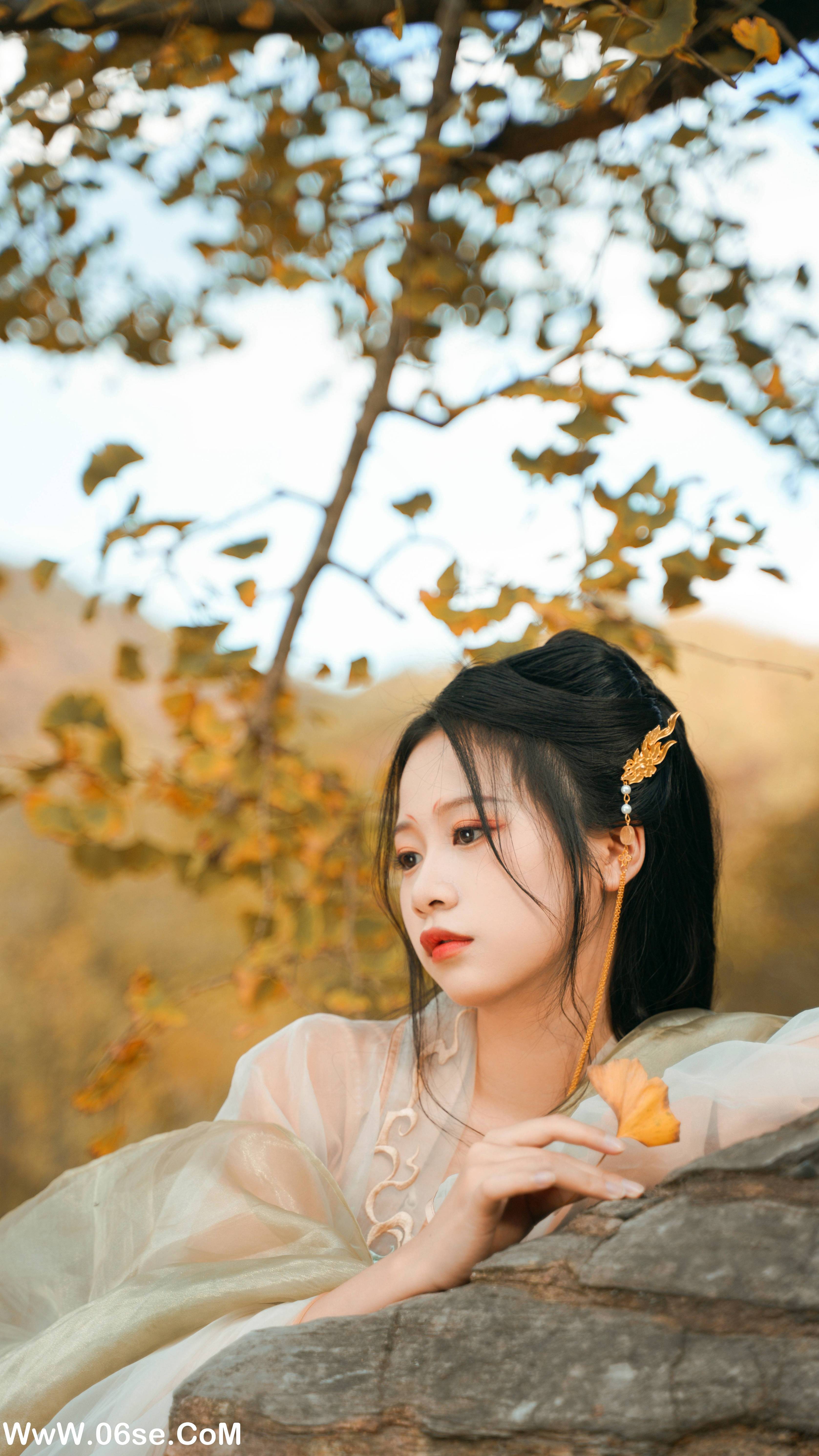 图片[17]-[YITUYU艺图语]2022.12.12 银杏树下 旺旺小小舒[38+1P／467MB]-六色网