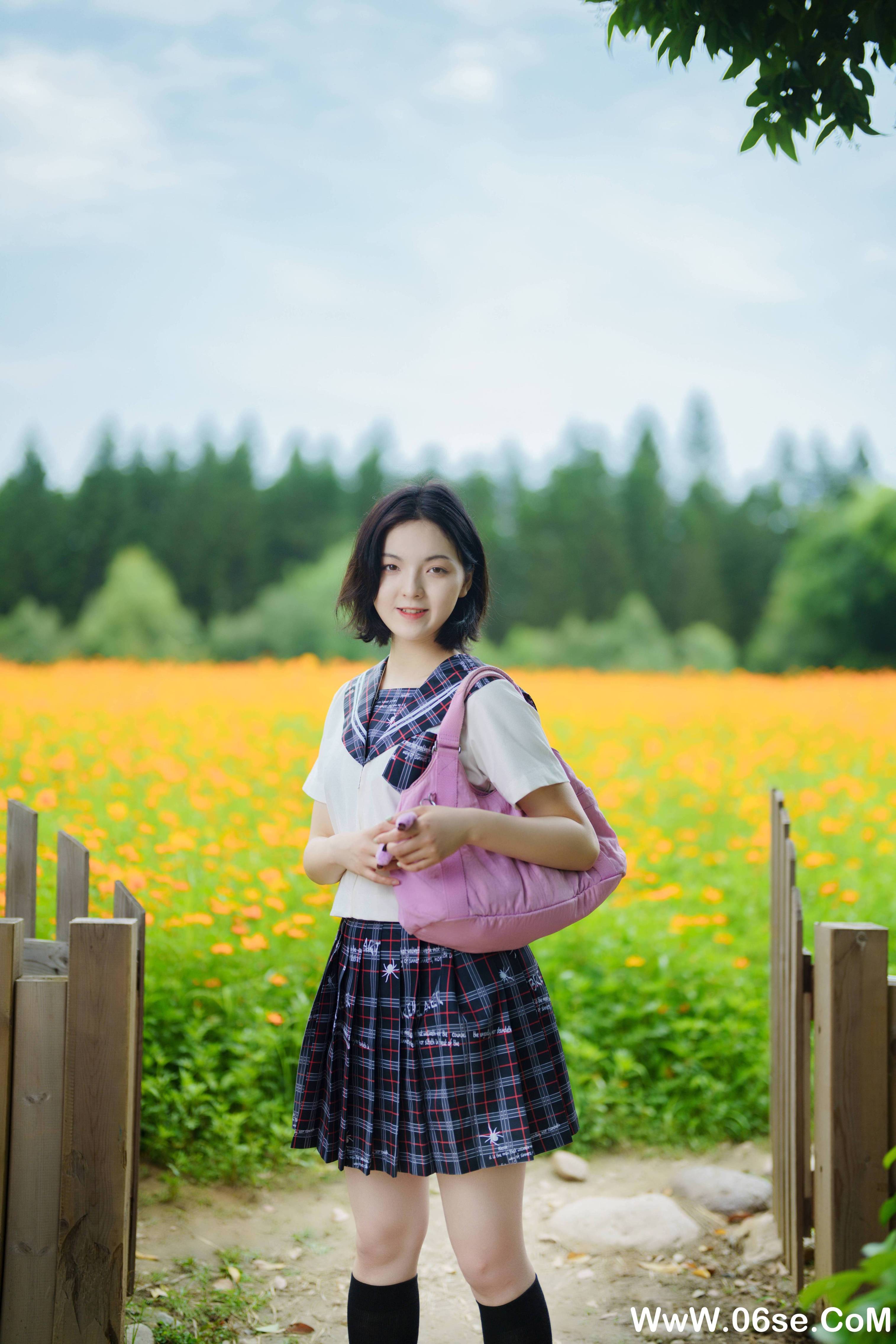 图片[14]-[YITUYU艺图语]2021.11.12 花田里的JK少女 dudu[50+1P／0.98GB]-六色网