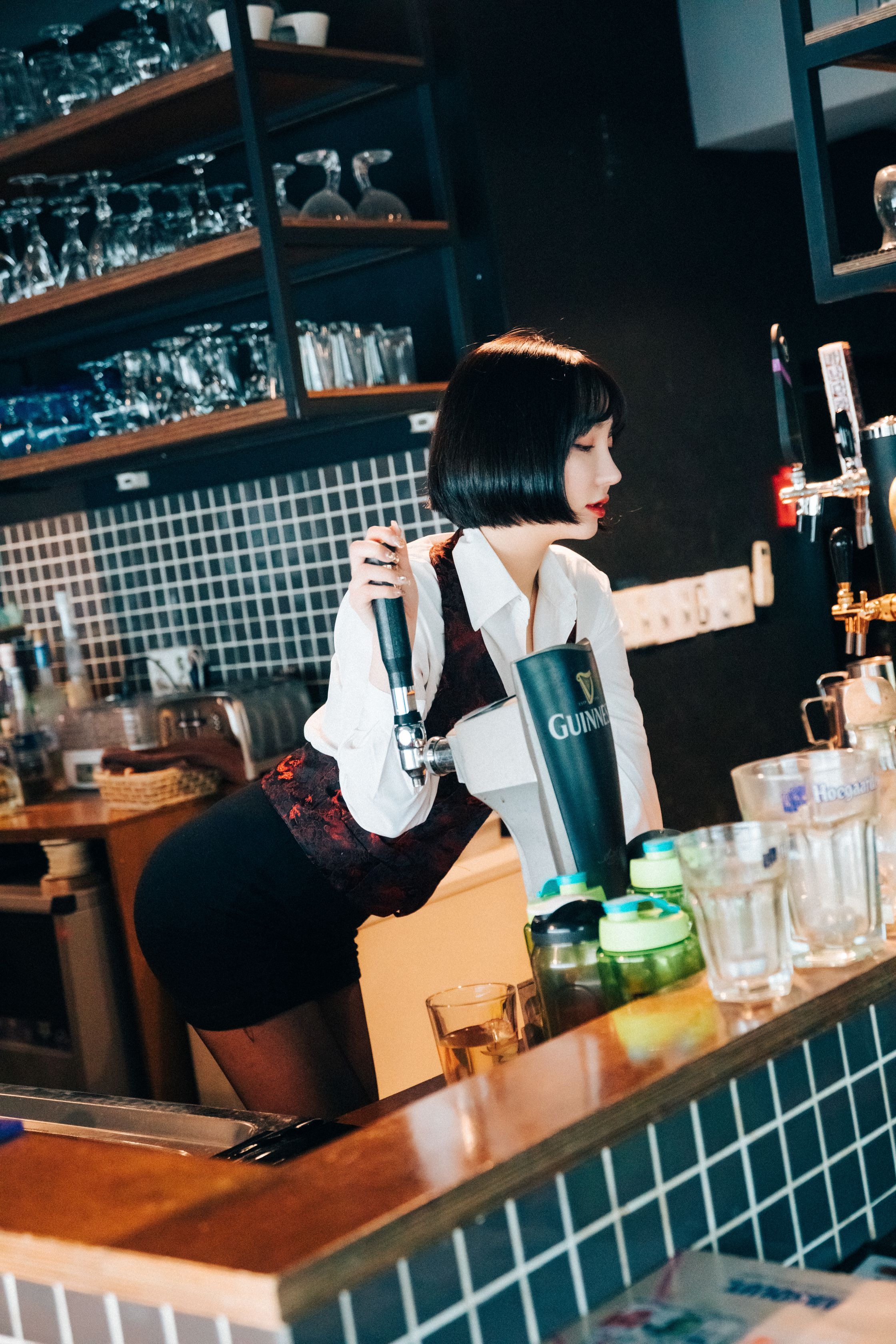 孙乐乐 - [Loozy] Son Ye-Eun (손예은) - Tainted Love Bar 69