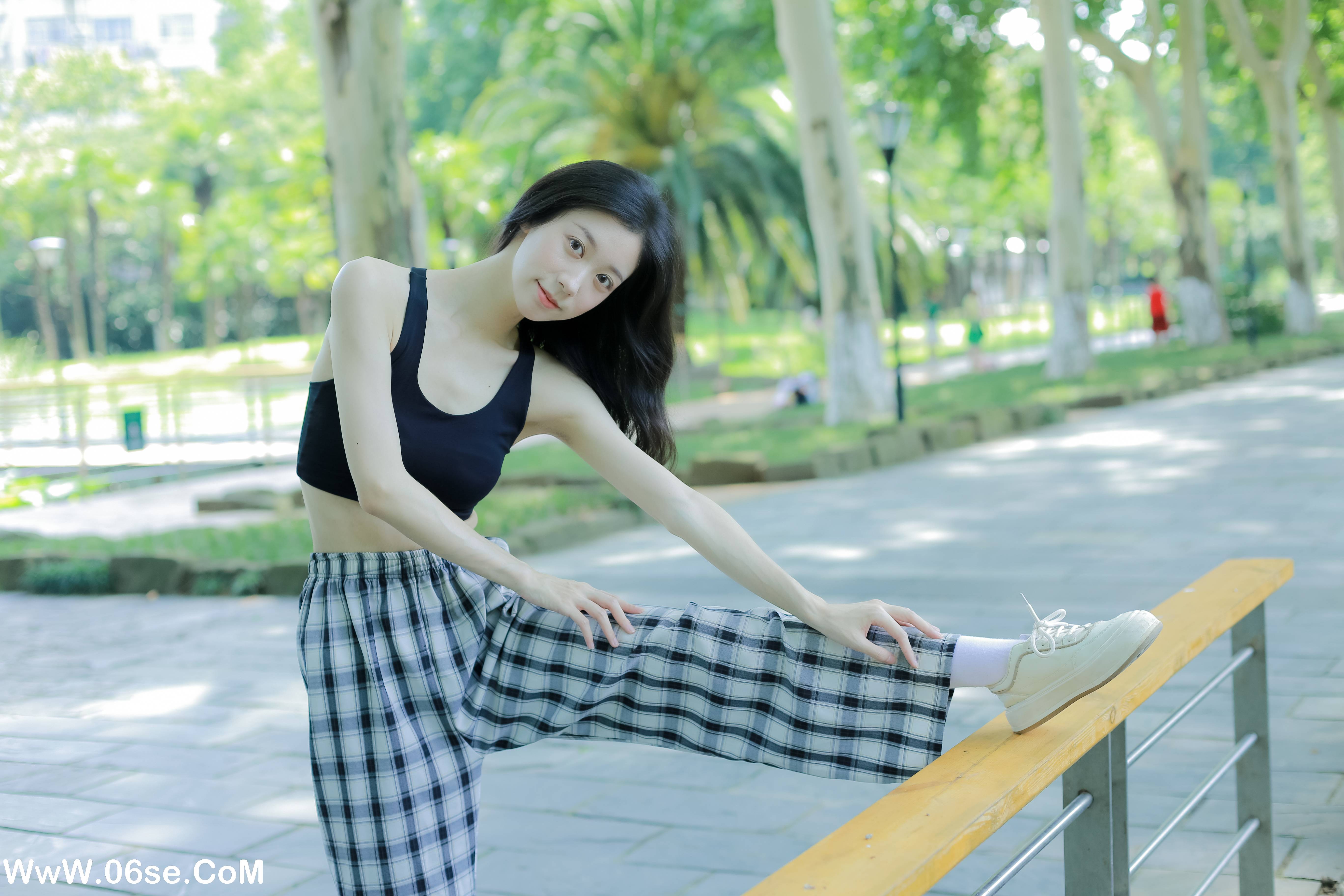 图片[16]-[YITUYU艺图语]2022.09.08 晨练日 饲猫少女-[26+1P／237MB]-六色网
