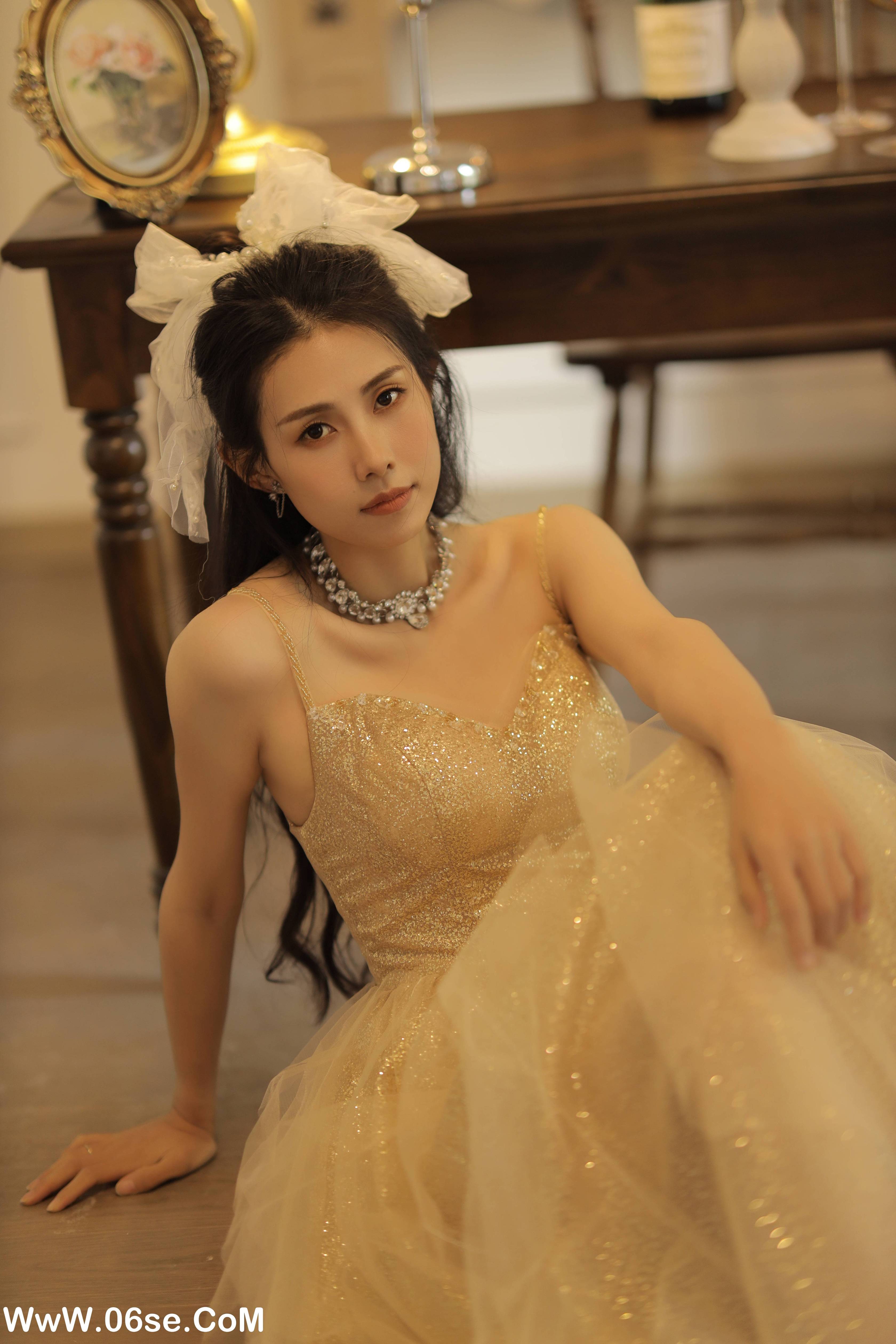 图片[4]-[YITUYU艺图语]2022.11.26 光里 秦秦[24+1P／244MB]-六色网