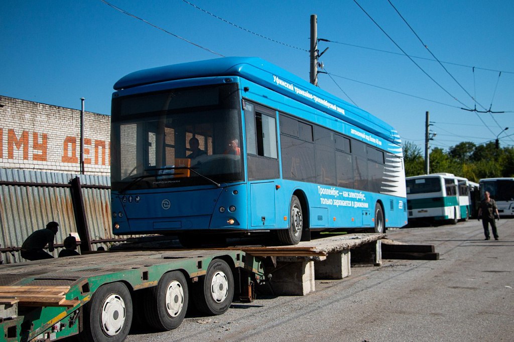 Импортозамещенный троллейбус доставили в Хабаровск