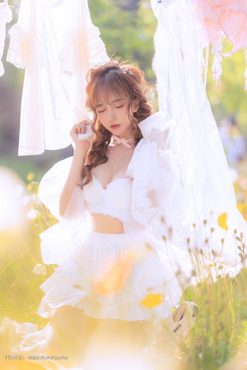 [Cos]过期米线线喵 NO - 晒衣服 [41P] 14