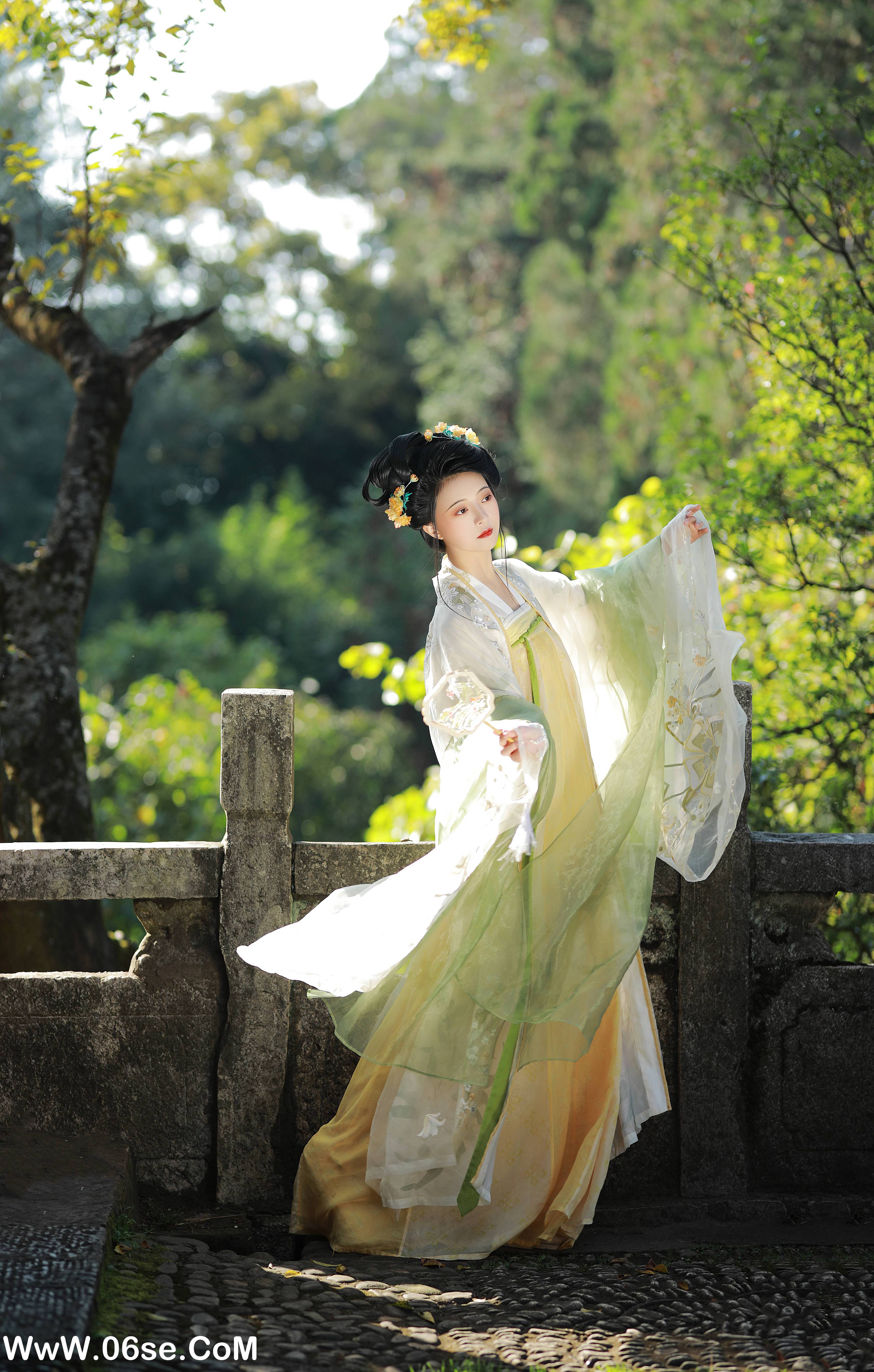图片[8]-[YITUYU艺图语]2022.12.29 秋色如画 YunFleur[37+1P／700MB]-六色网