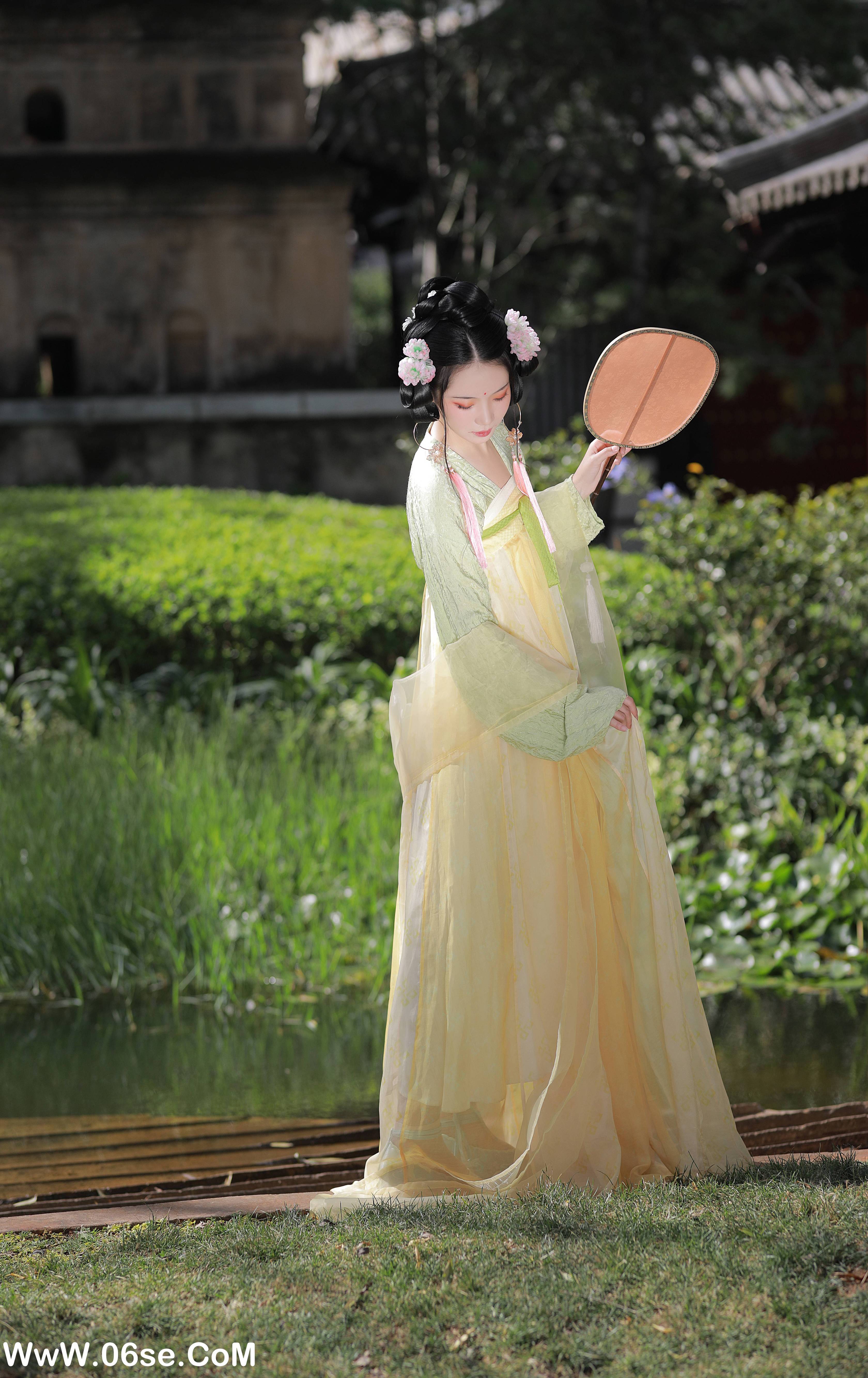 图片[20]-[YITUYU艺图语]2022.09.08 若无闲事挂心头 落花人独立[32+1P／673MB]-六色网