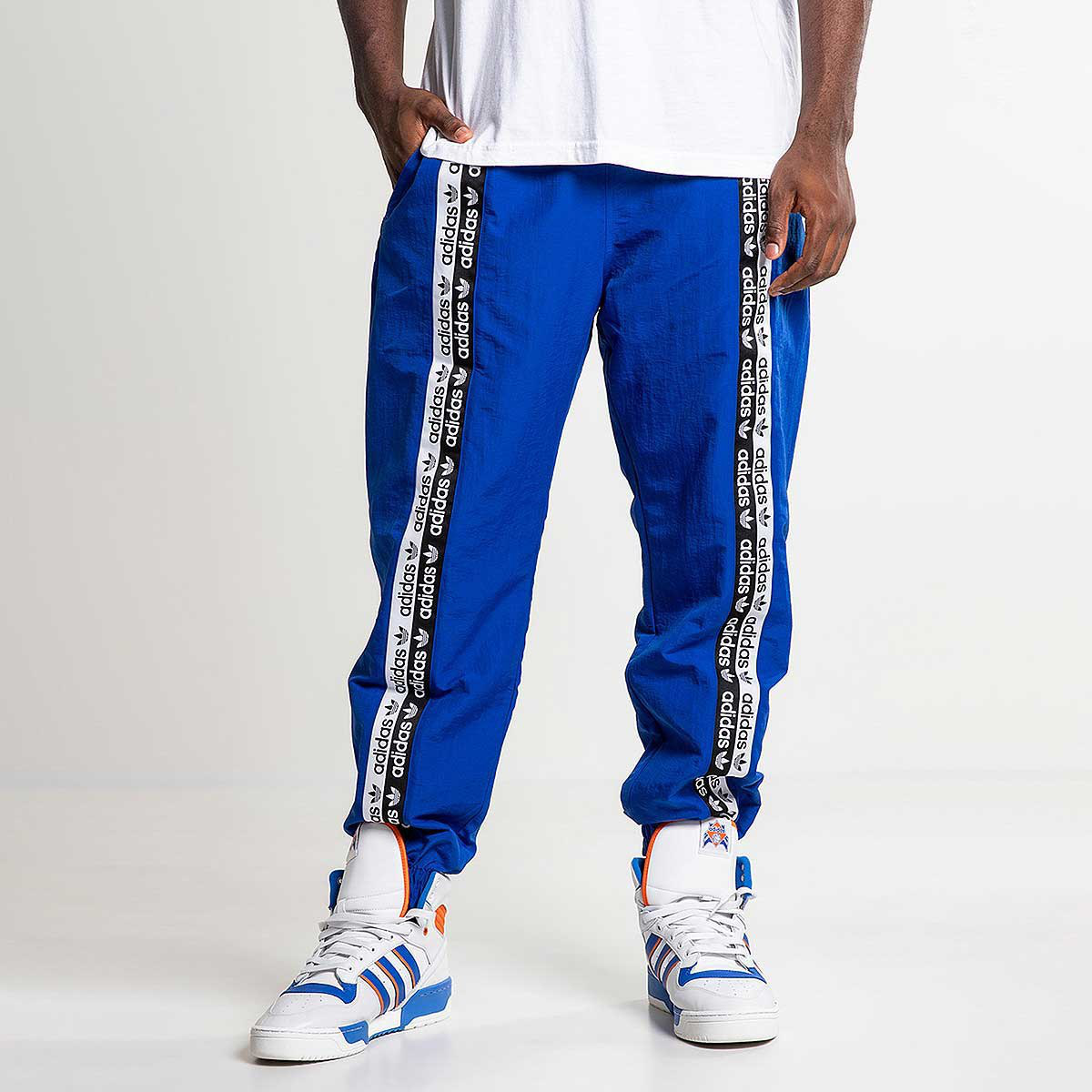 Штаны originals. Adidas Originals брюки спортивные vocala TP. Adidas Original Vocal n TT. Adidas Originals брюки Vocal TP. Штаны adidas 573603 talla: grande.