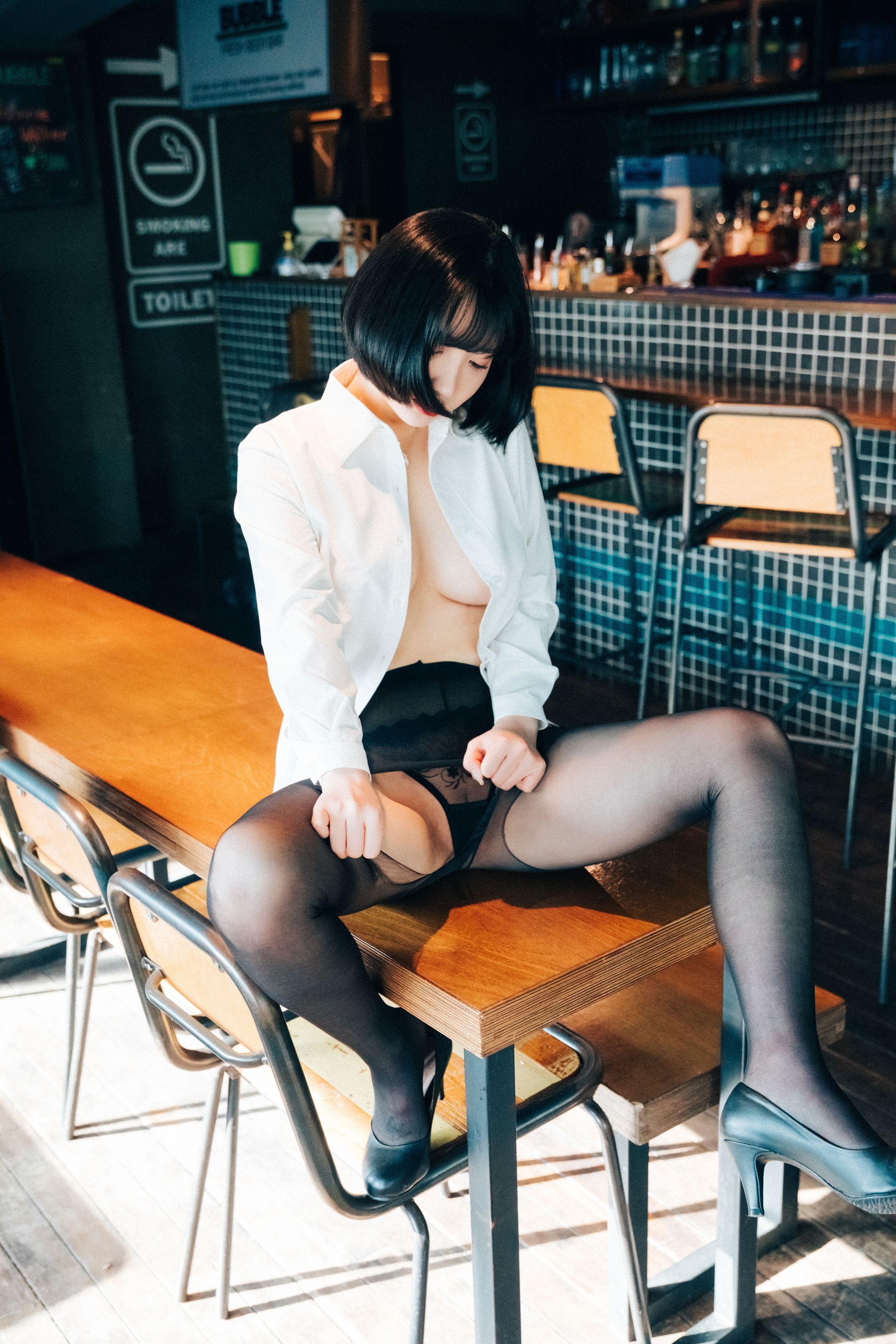 孙乐乐 - [Loozy] Son Ye-Eun (손예은) - Tainted Love Bar 80