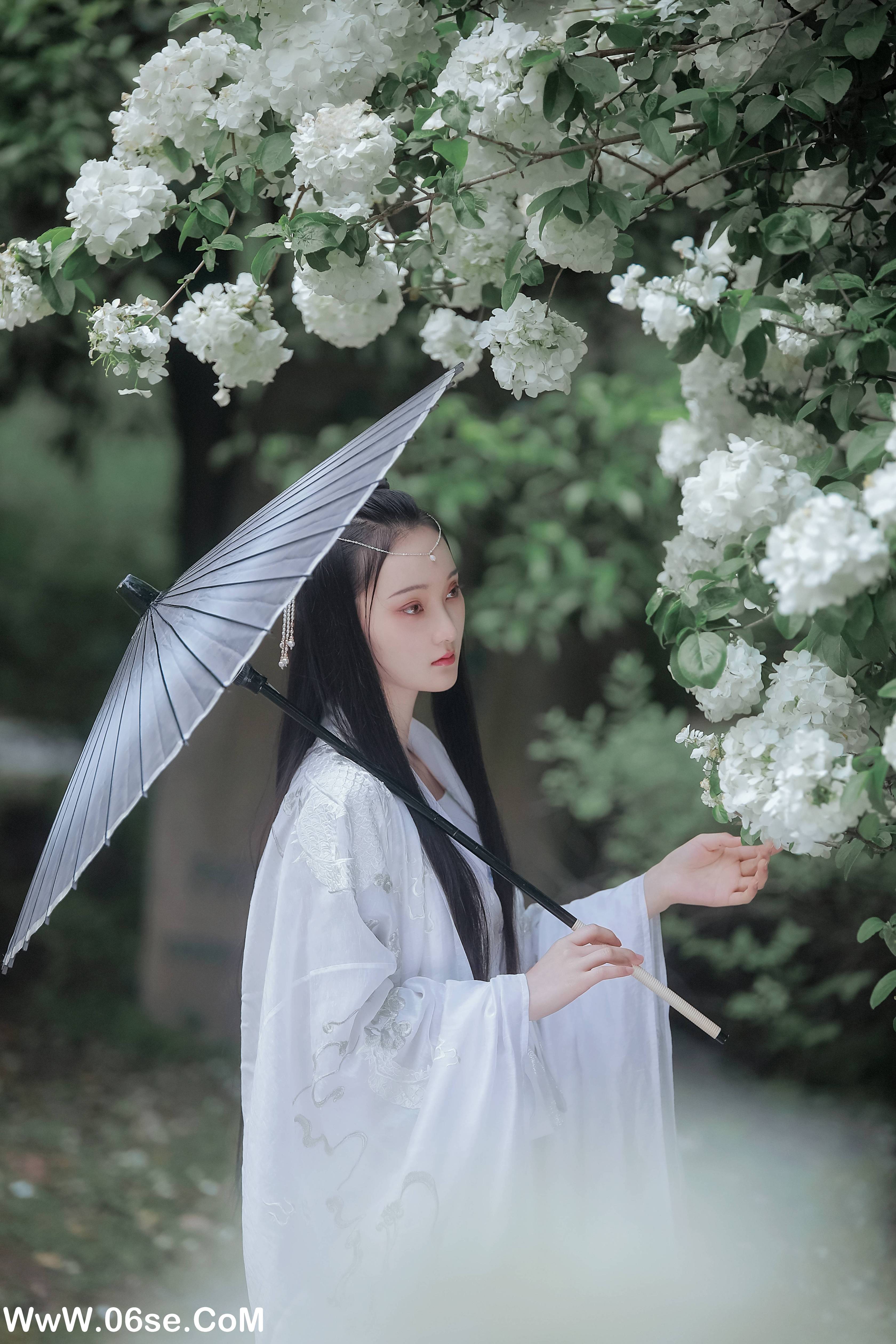图片[12]-[YITUYU艺图语]2022.06.15 琼花并貌 云之是小狐狸吖[22P-495.57MB]-六色网