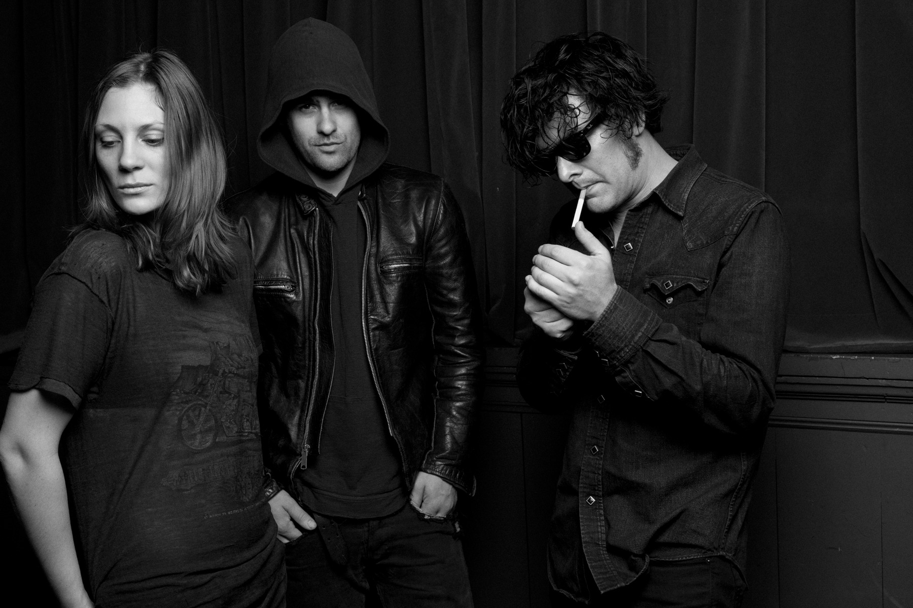 Группа black. Группа Black Rebel Motorcycle Club. Блэк Ребел Мотосайкл клаб. Лея Шапиро. Black Rebel Motorcycle Club BRMC.