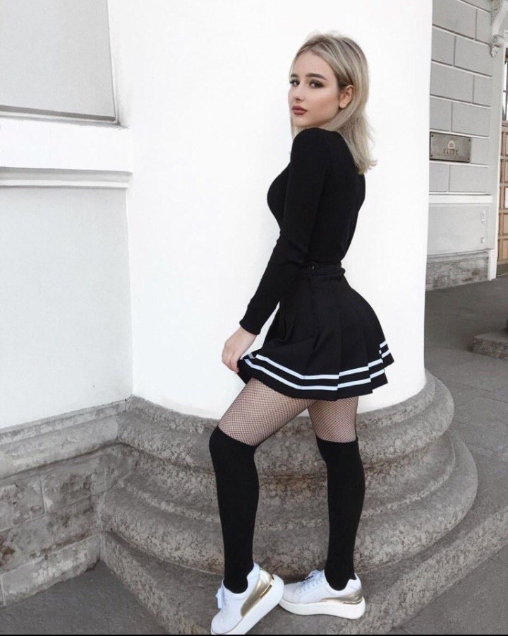 Девушки в гольфах 