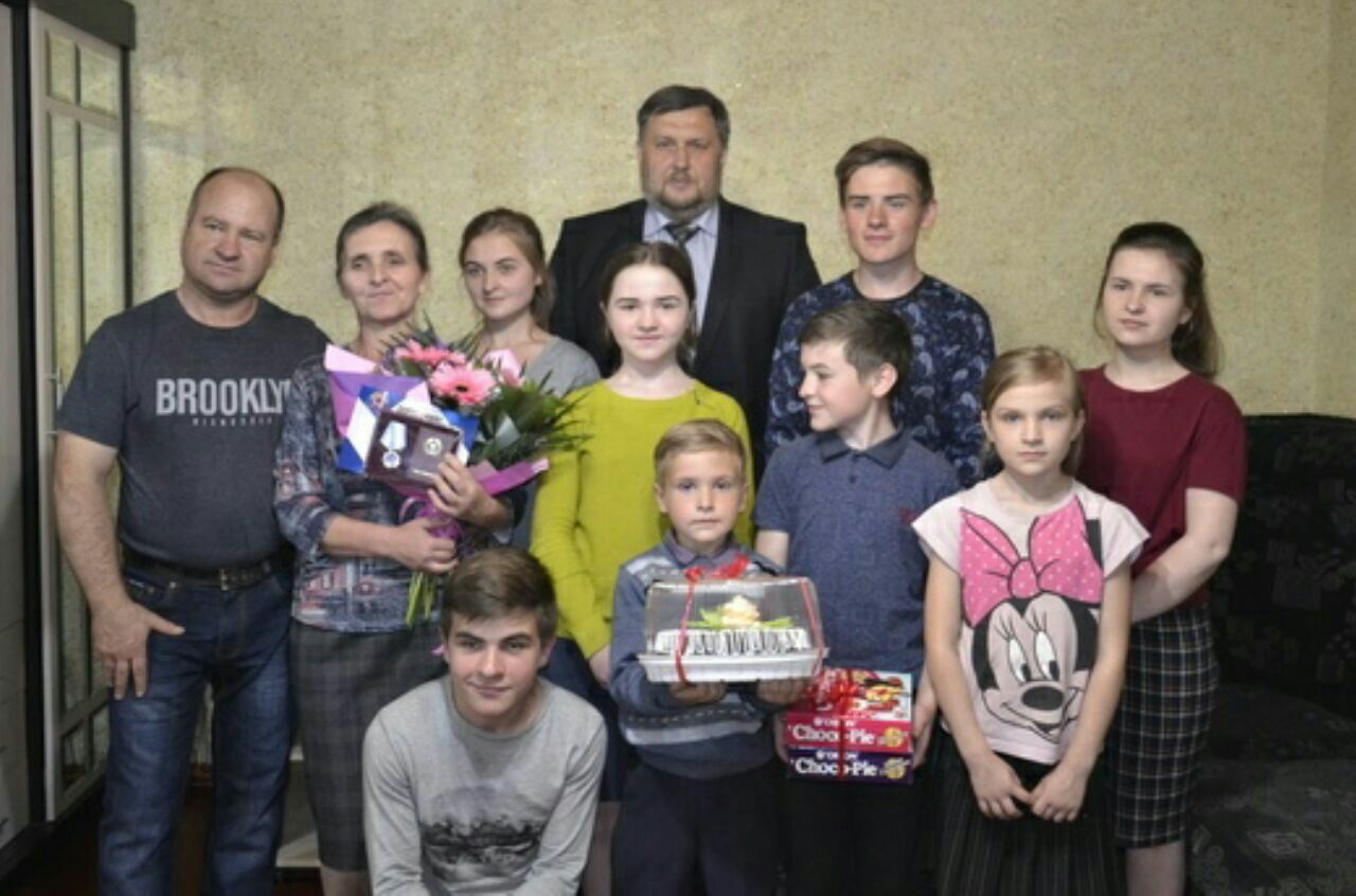 Многодетная семья. Филиппова лнр. Многодетные лнр. Многодетные лнр. День семьи 2023г.
