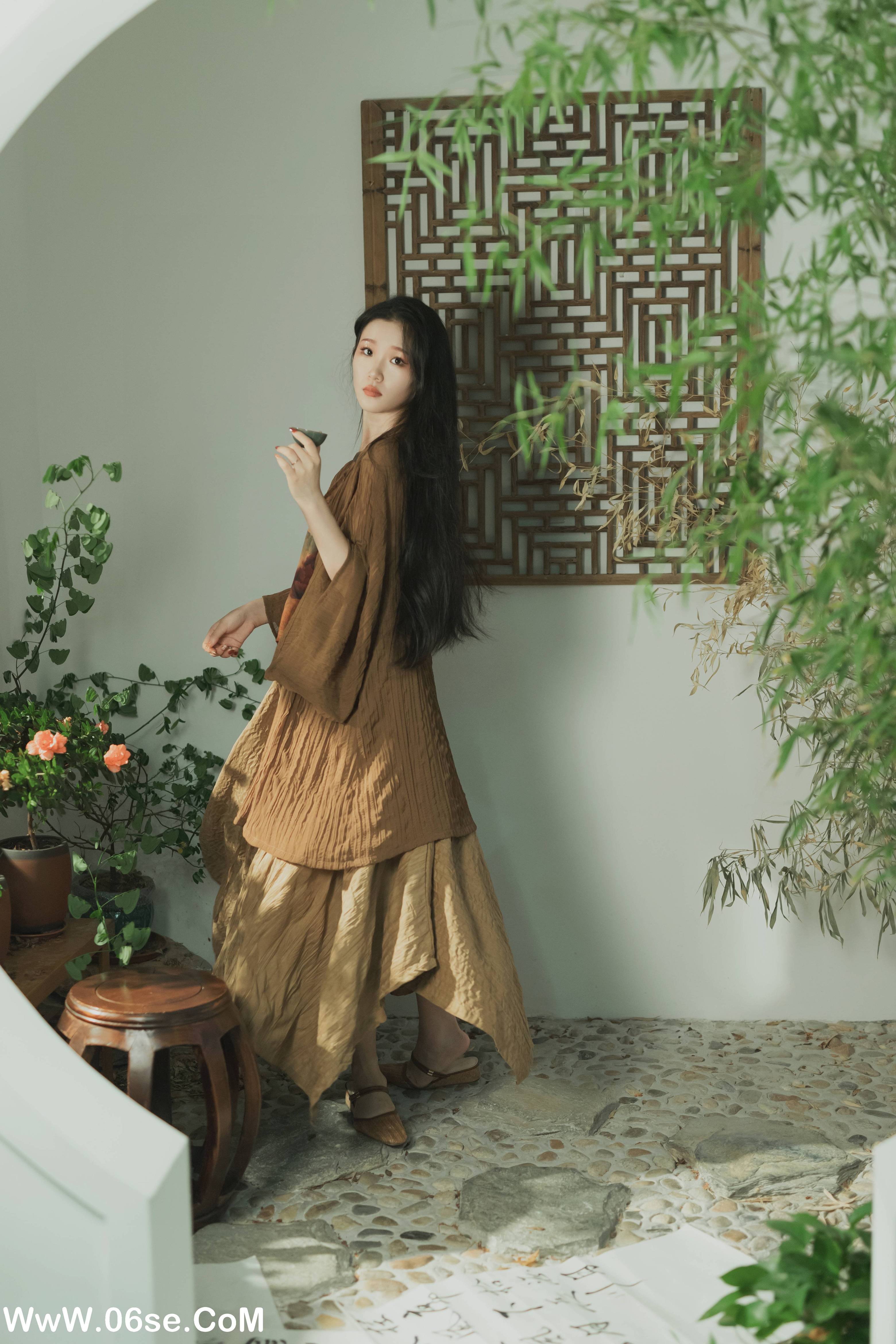 图片[19]-[YITUYU艺图语]2022.09.03 素衣 相望回首喵喵喵[34+1P／379MB]-六色网