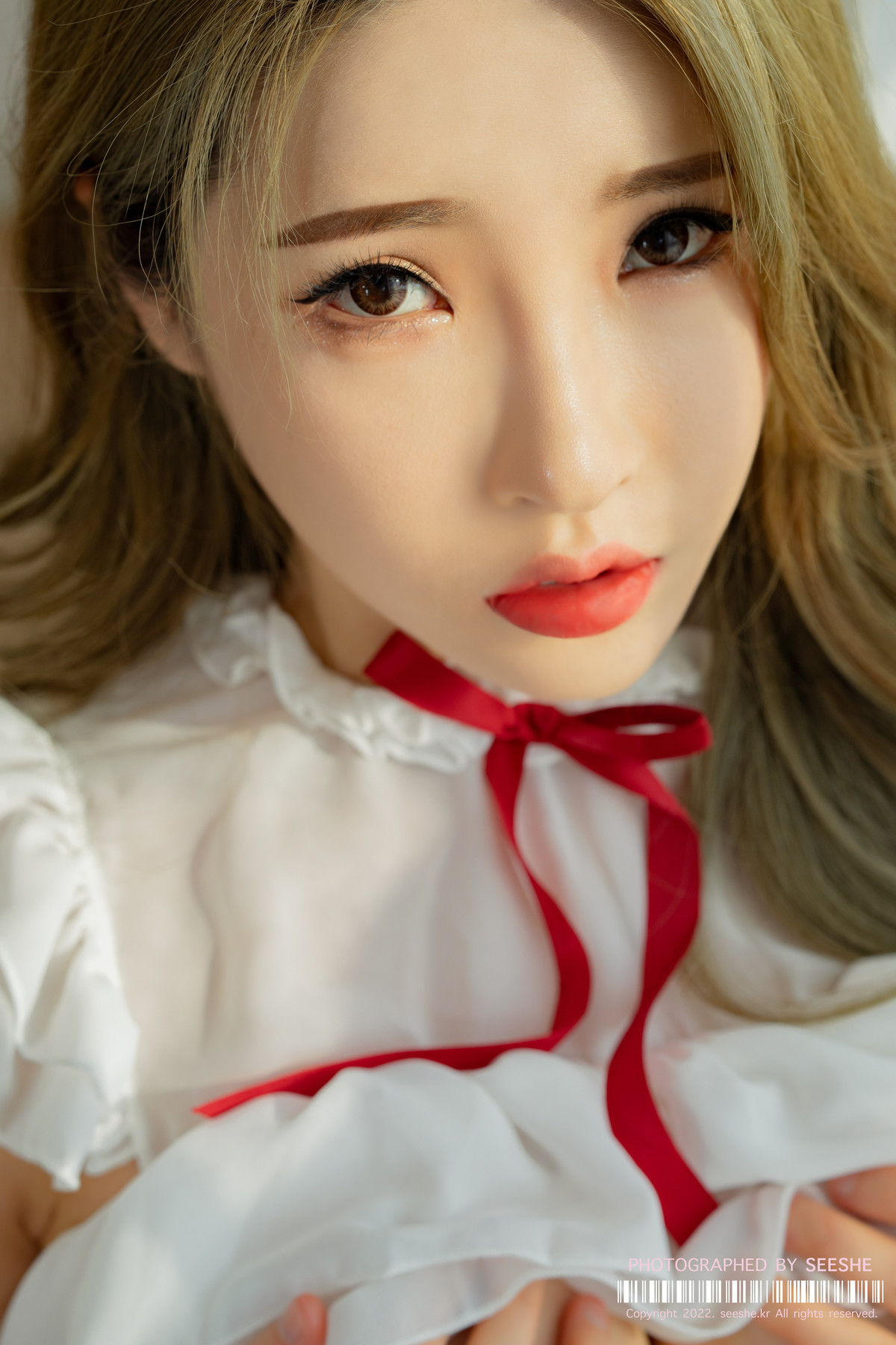 Hanna 한나, SEESHE Chapter.03 Photobook Set.01 9
