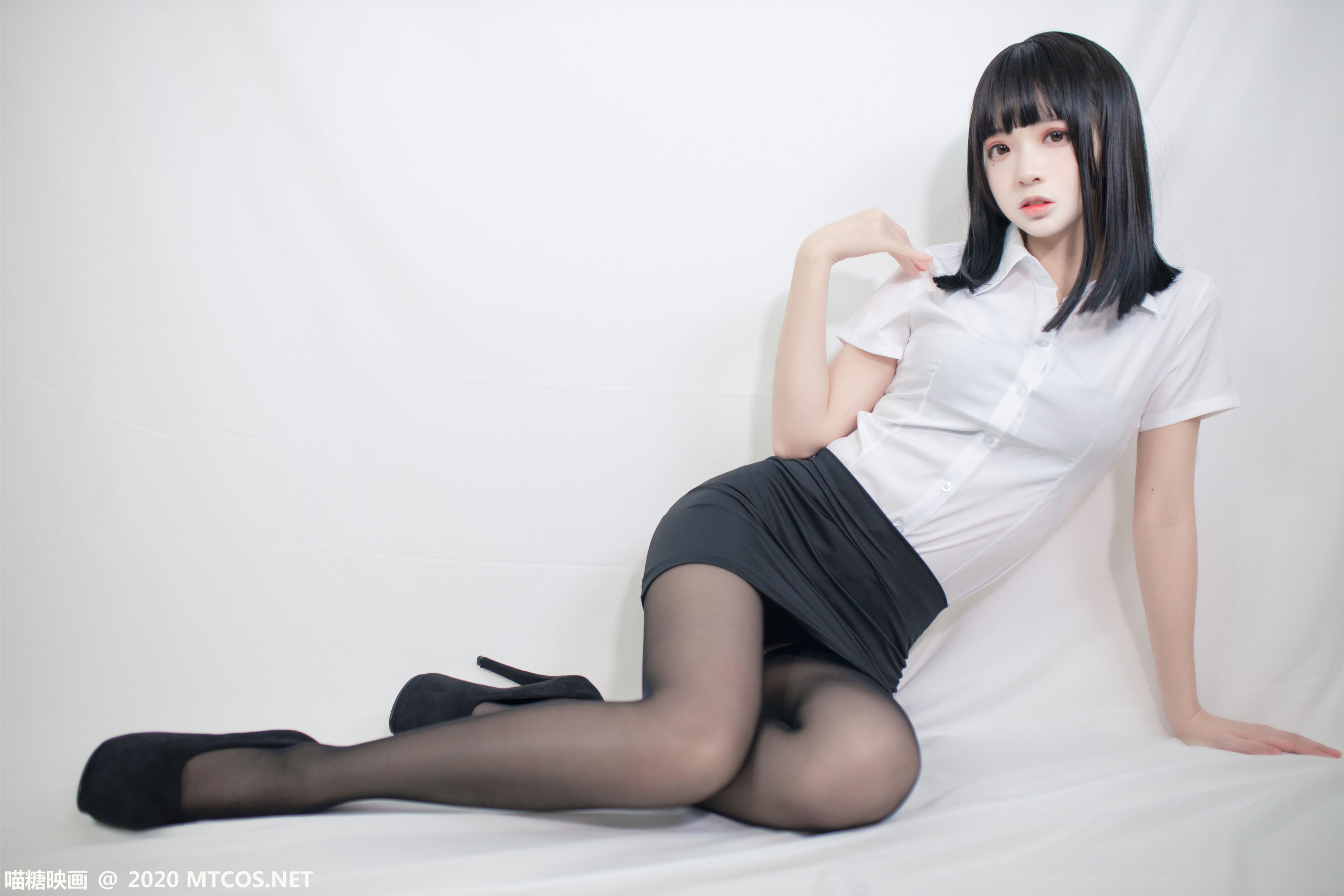 [喵糖映画]_VOL.291_疯猫ss_OL制服-写真图集共11P 4