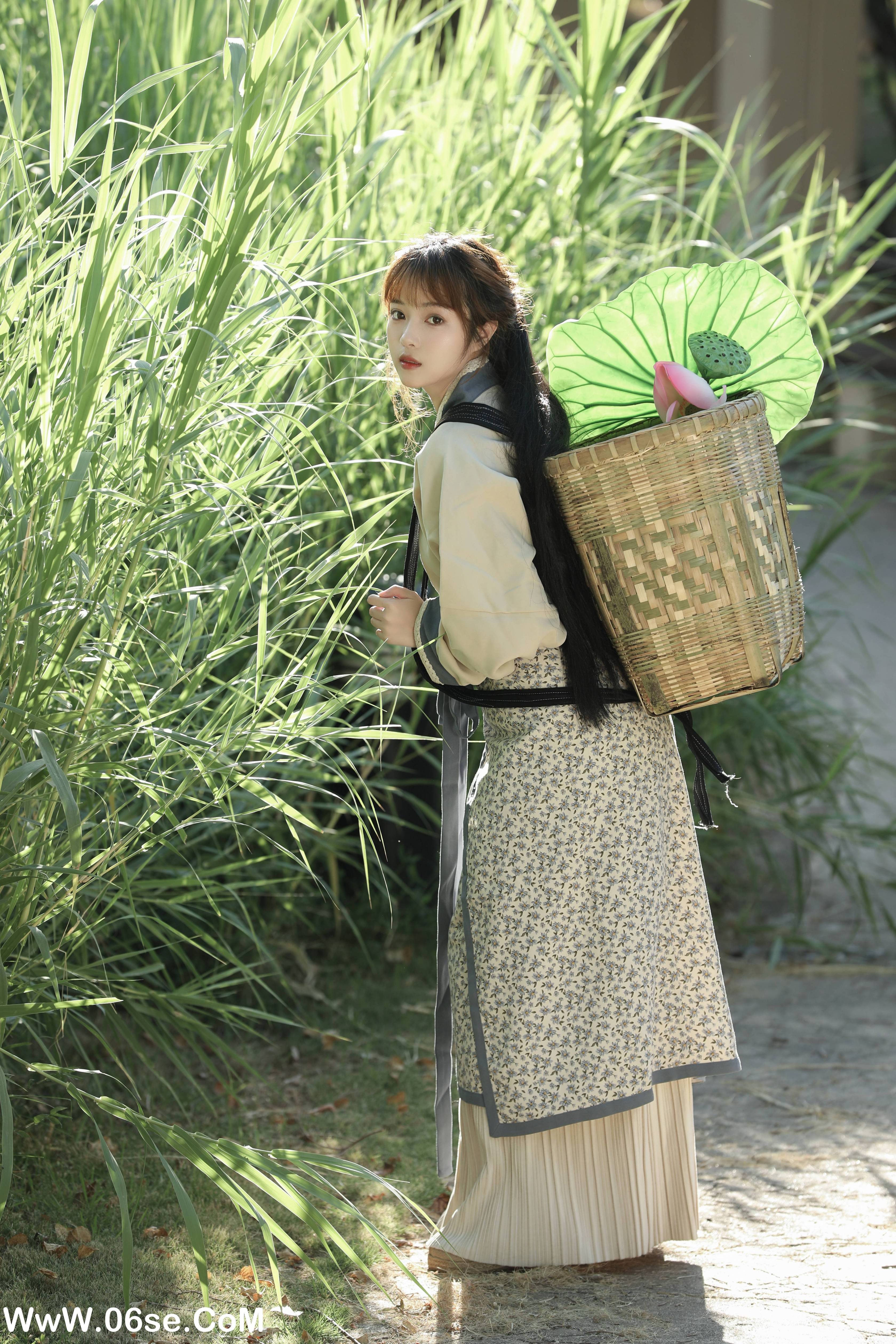 图片[3]-[YITUYU艺图语]2022.09.26 采荷 小薇人儿[37+1P／491MB]-六色网