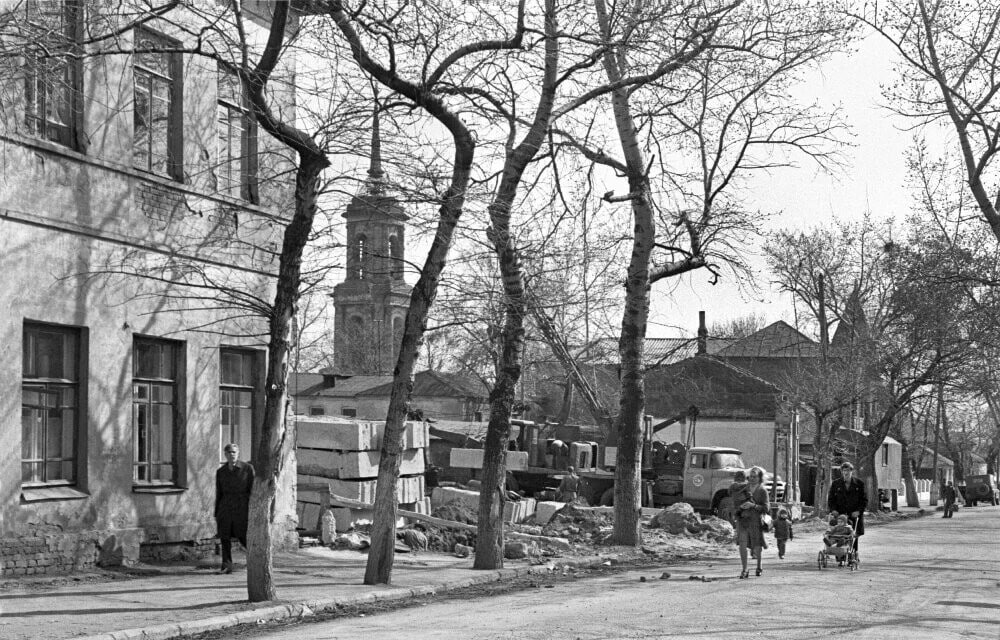 Город прошлого. Прошлое город. Старый Елец в 1980. Елец старые фото из личных альбомов. 1978 Как выглядят город.