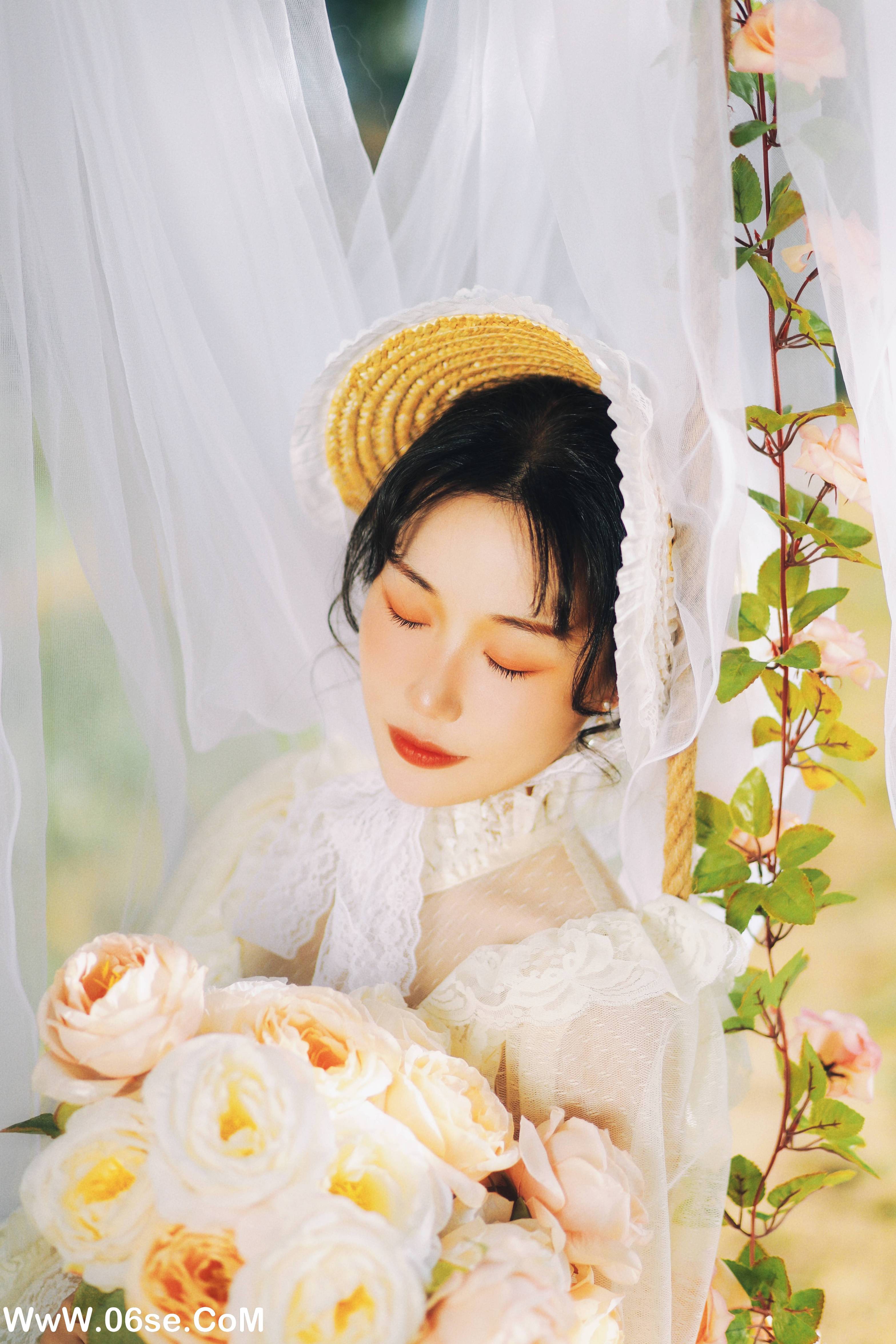 图片[11]-[YITUYU艺图语]2022.09.28 湖边的秋千 迟白[32+1P／395MB]-六色网