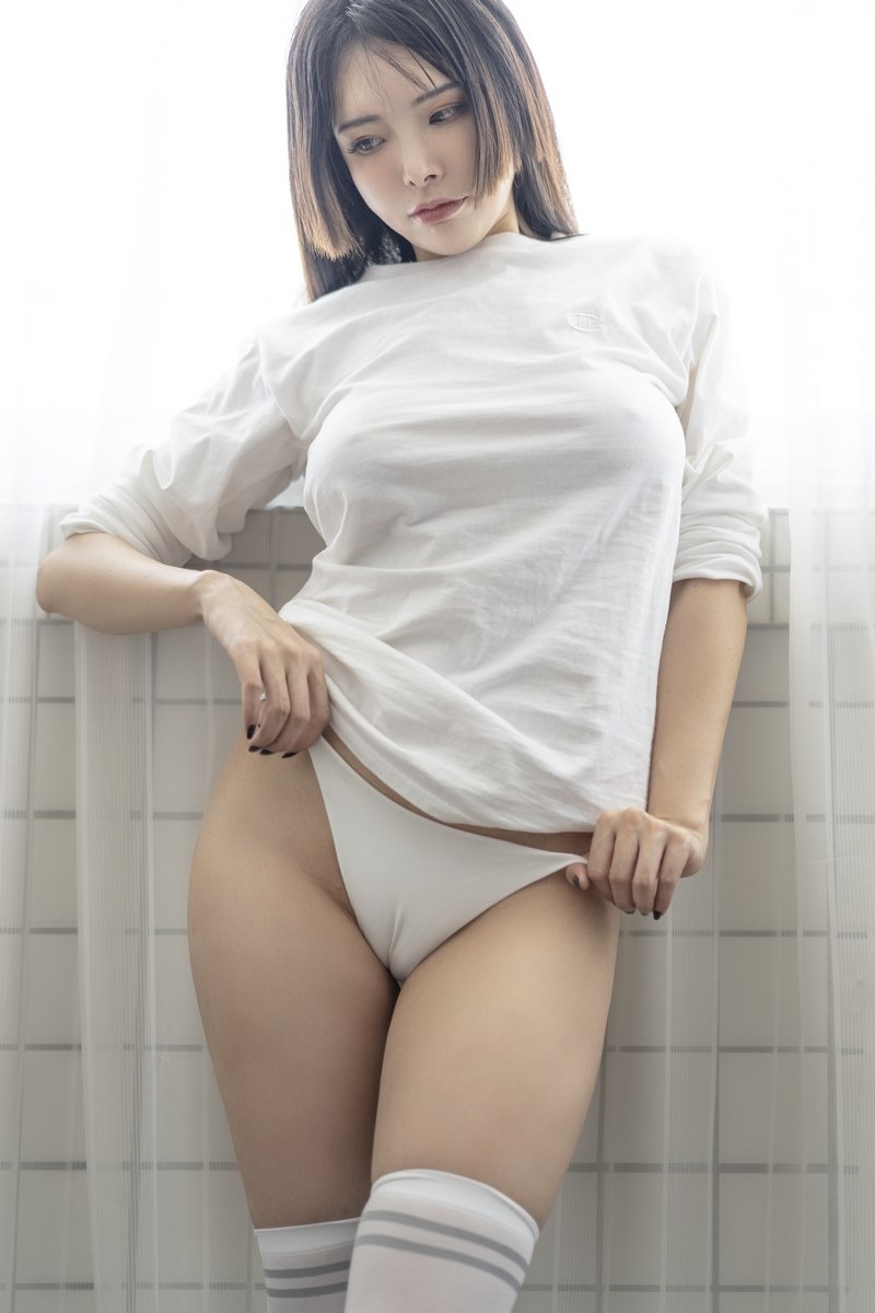[性感写真]秋和柯基 - 洗衣房的室友姐姐 [70P+1V] 35