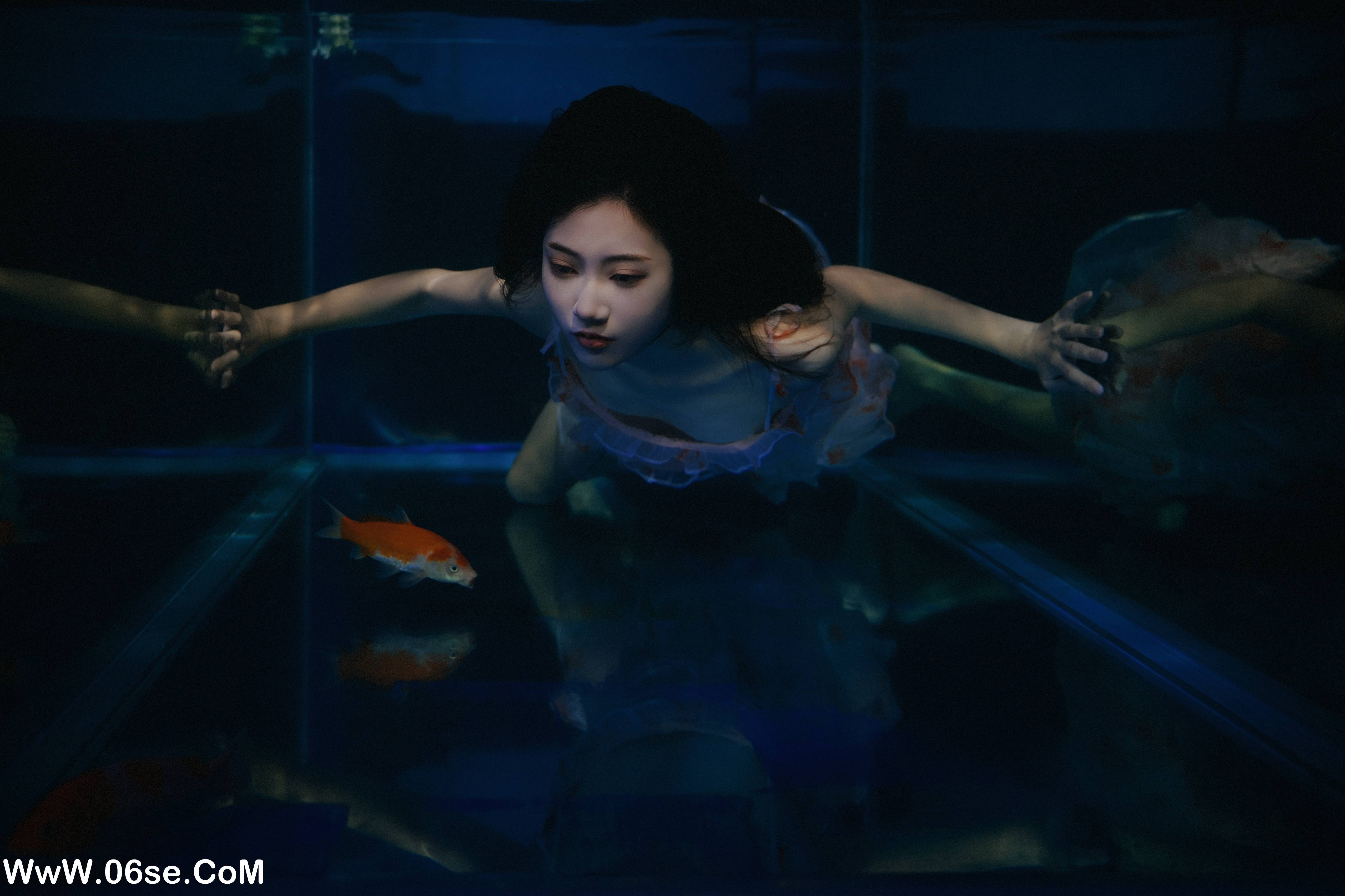 图片[29]-[YITUYU艺图语]2022.08.27 有人喜欢蓝 阿万[44+1P／644MB]-六色网