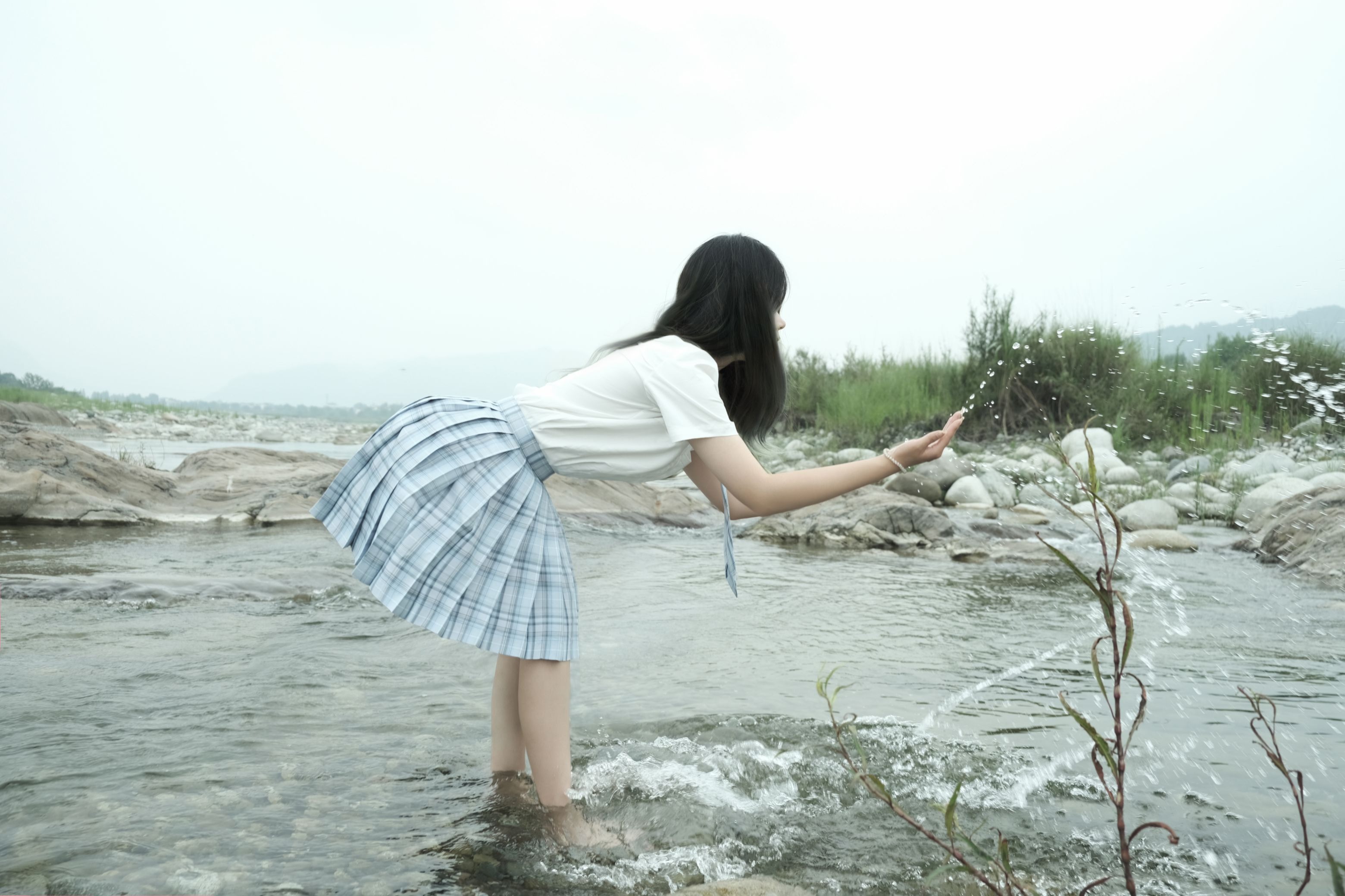 eloise软软 - 河边JK 27