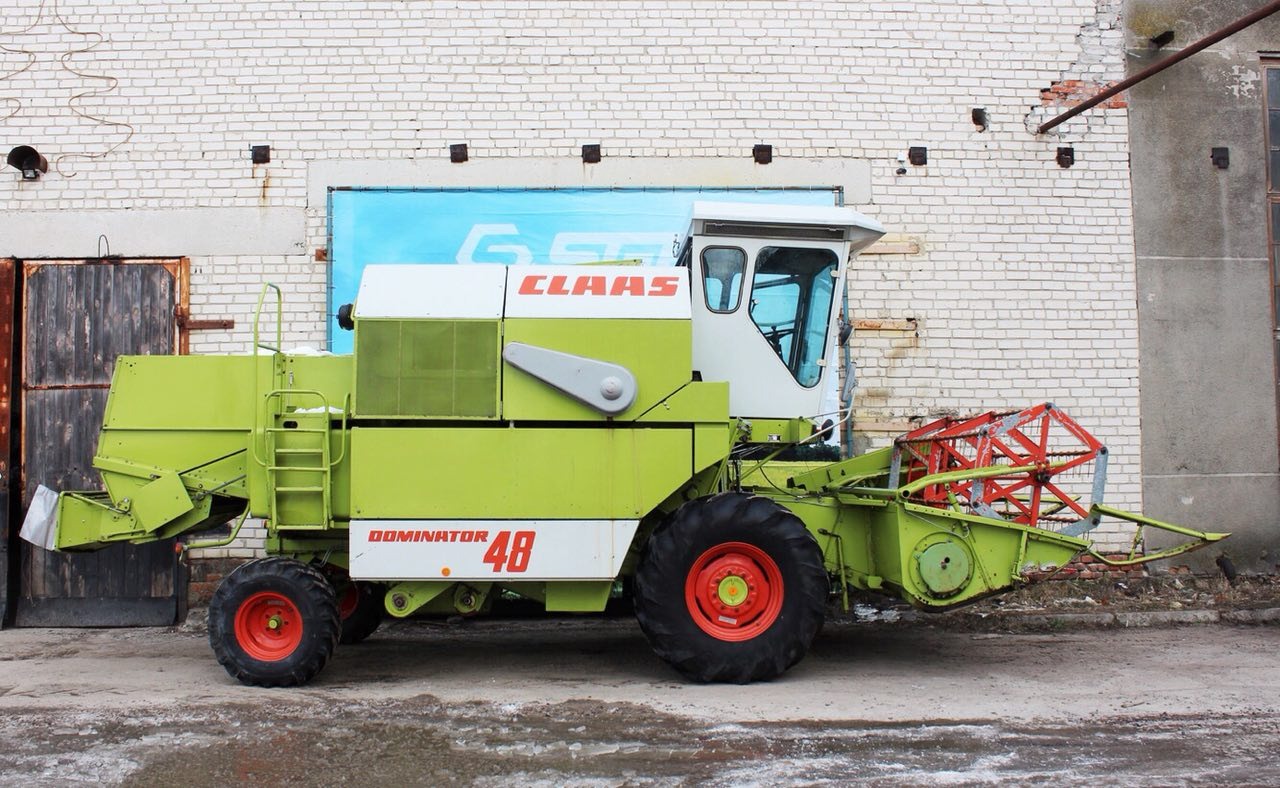 Комбайны оренбург. Комбайн CLAAS Dominator. Клаас Доминатор 48. Dominator 260 CLAAS. Комбайн Клаас Доминатор 260.