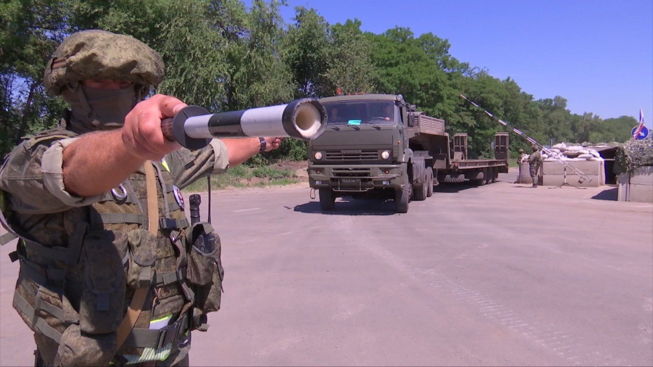 Наступление на волчанск сегодня последние новости. Колонна военной техники.