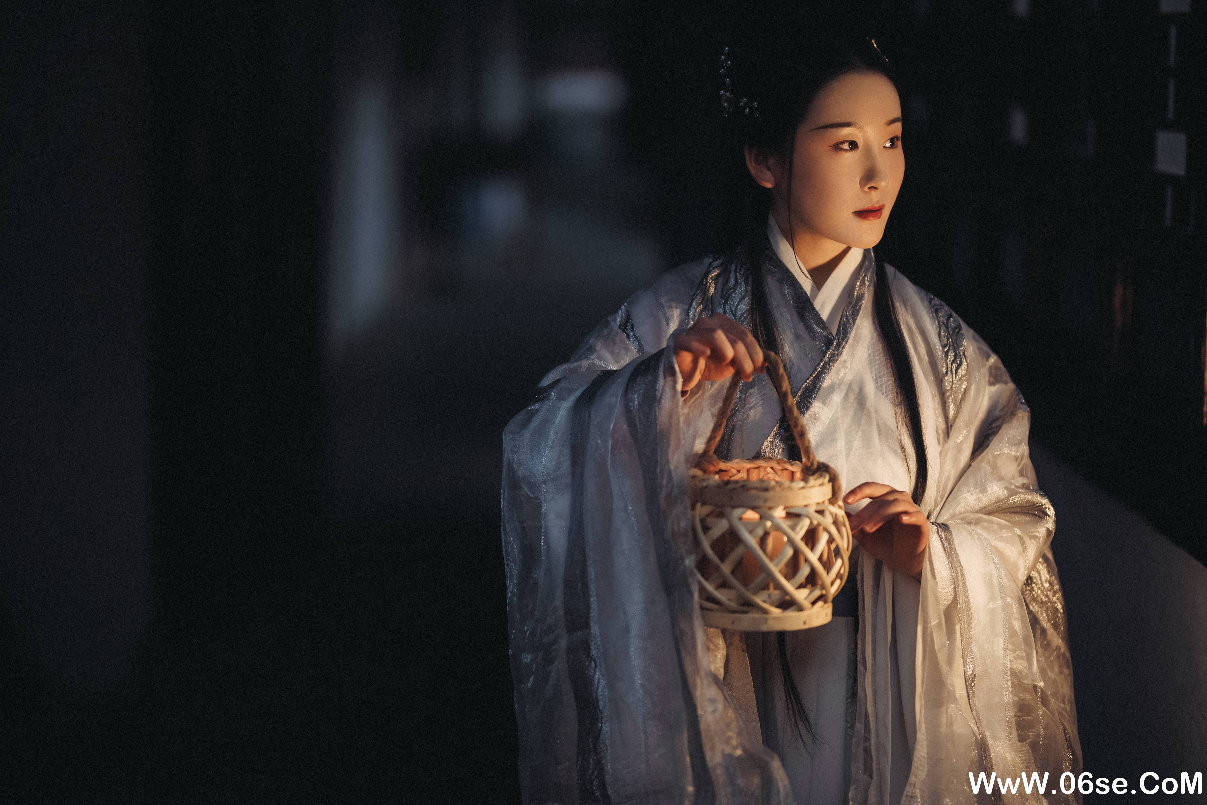 图片[25]-[YITUYU艺图语]2021.10.19 南歌子 淡蓝色忧伤静流淌[26+1P／403MB]-六色网