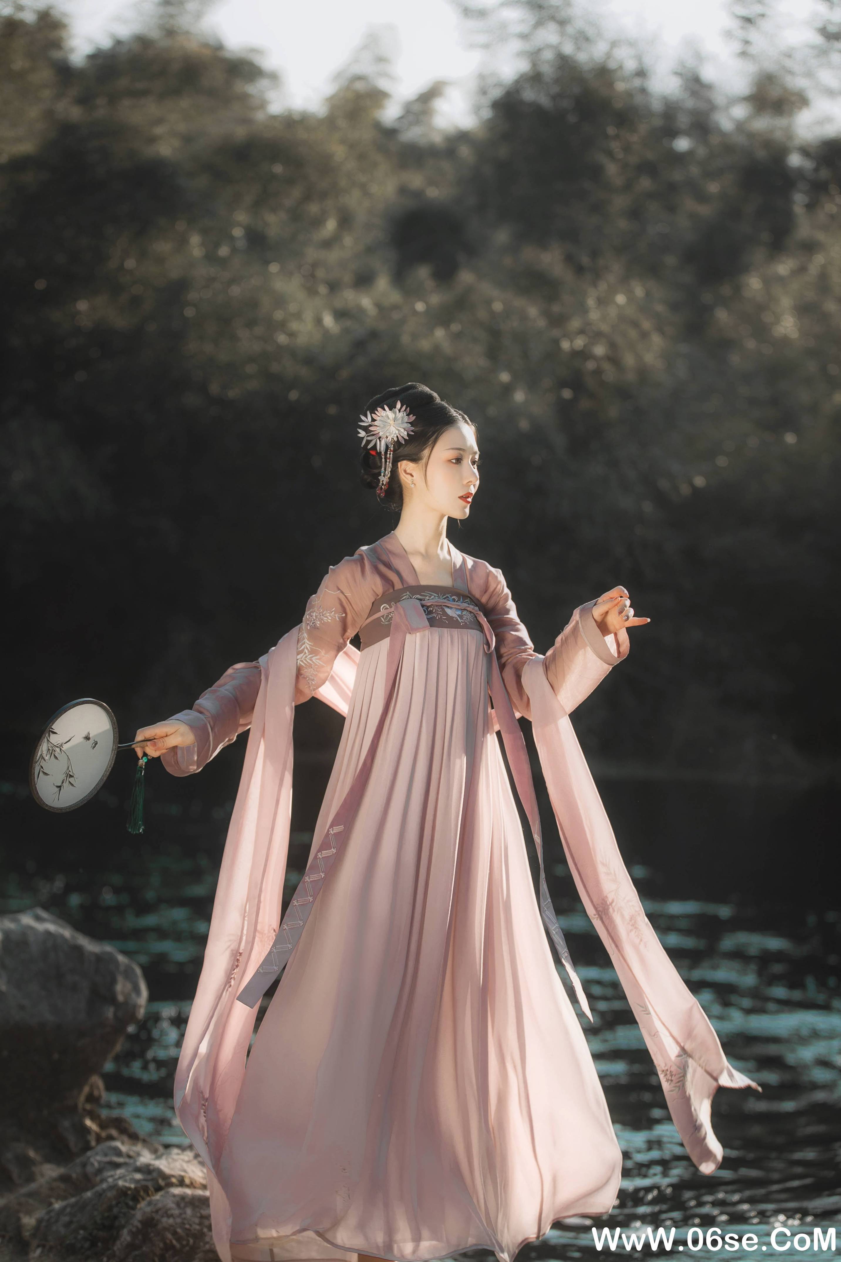 图片[12]-[YITUYU艺图语]2021.10.26 仙鹤 葵花花花儿[19+1P／89.7MB]-六色网