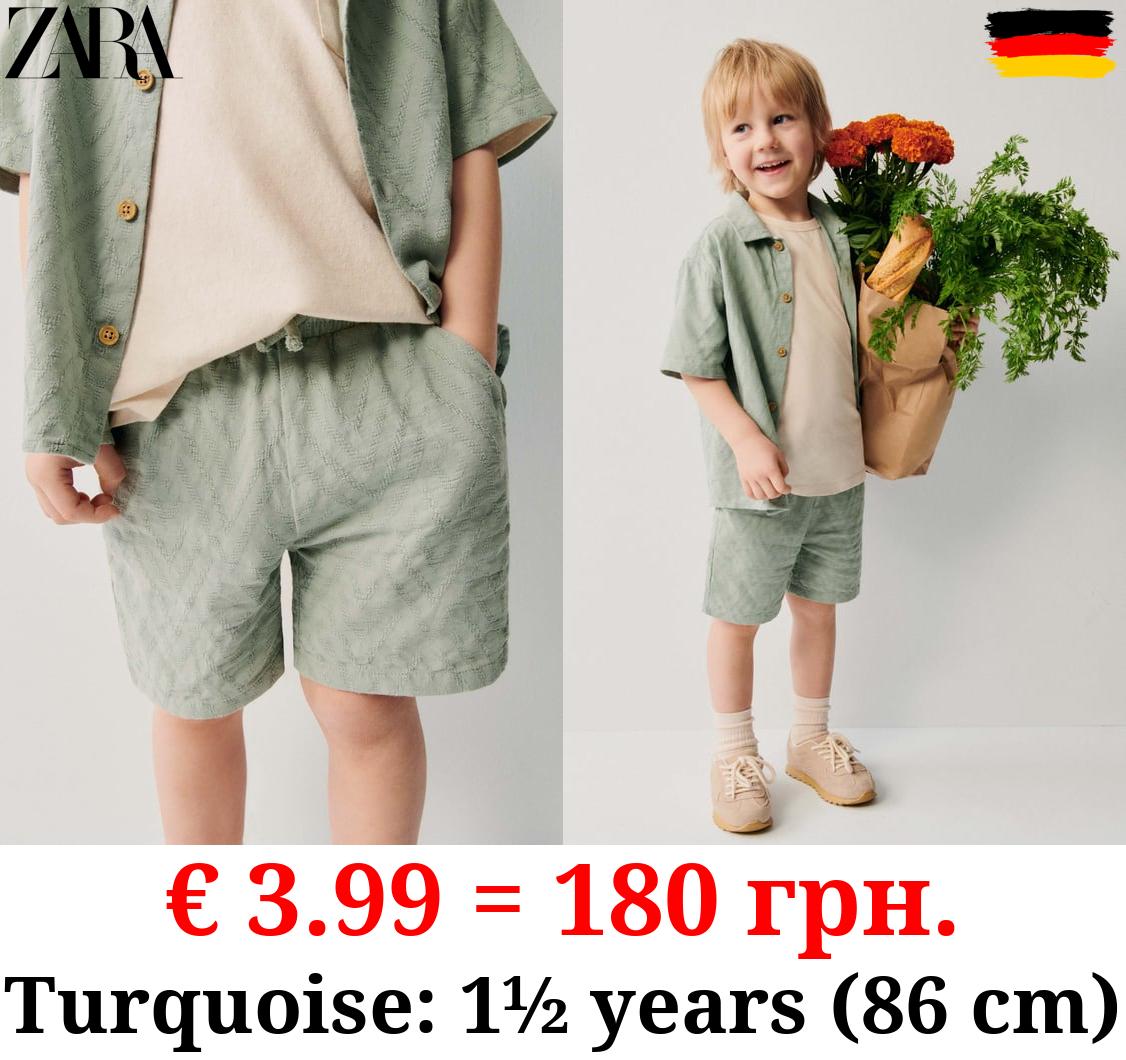 TEXTURED BERMUDA SHORTS