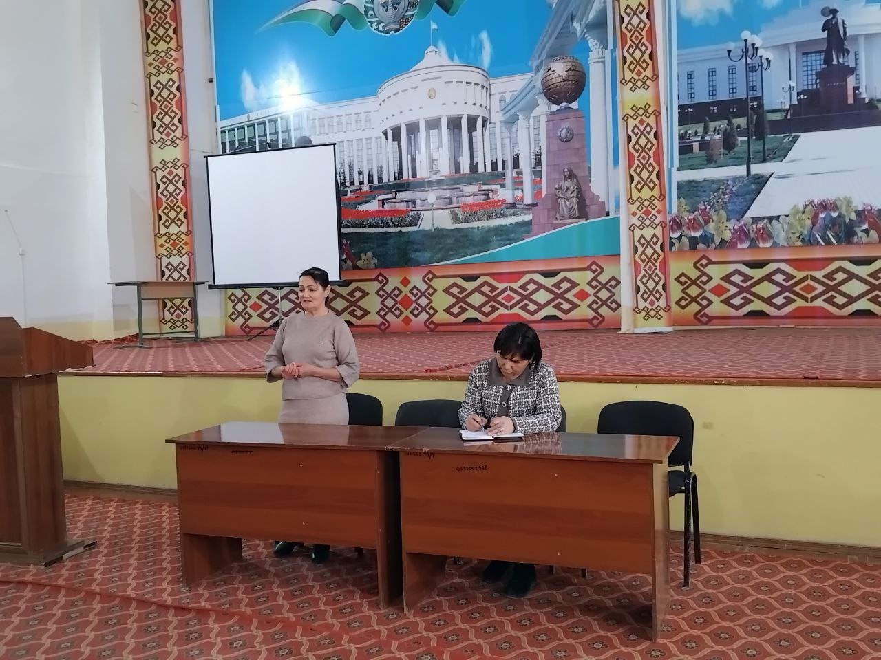 Round table "Popular culture distributed via the Telegraph