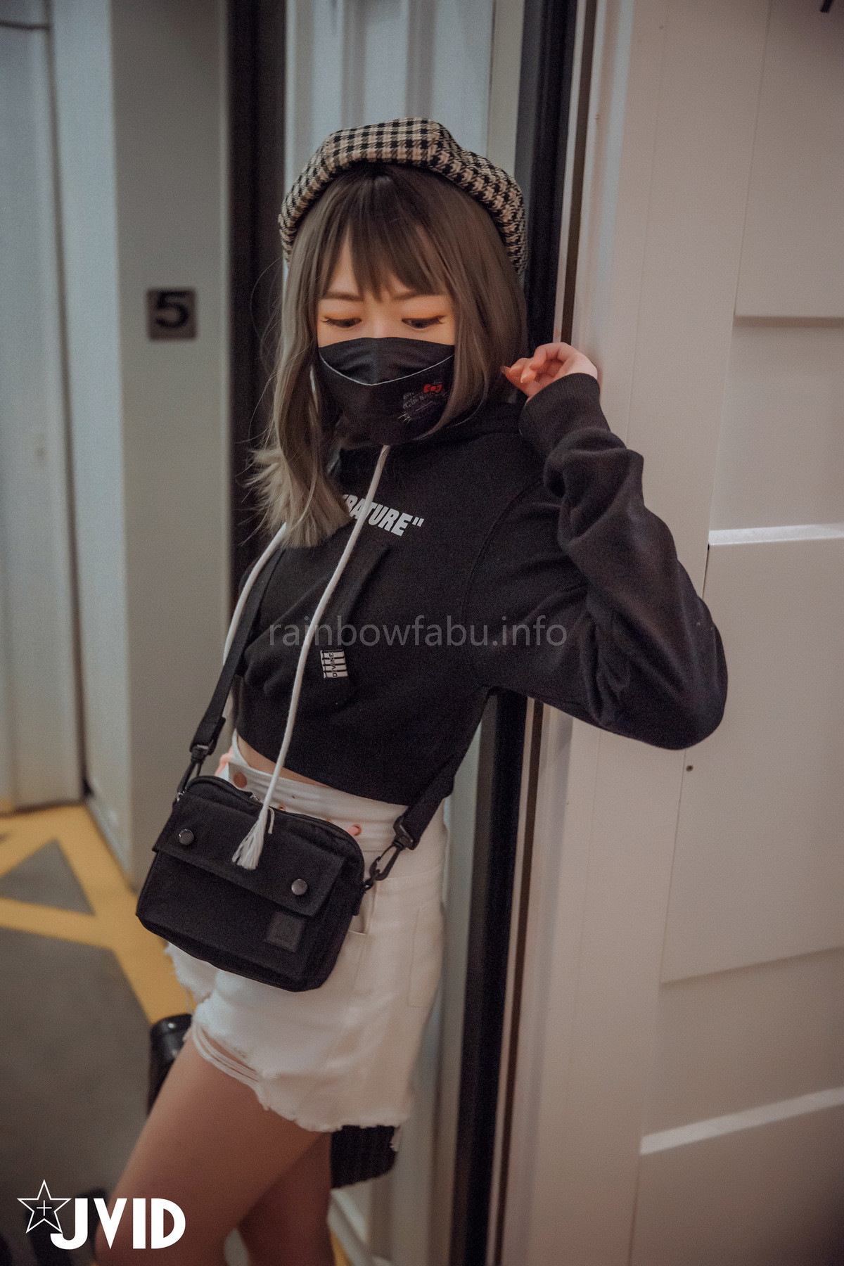 JVID精品 卯咪-兼职做片场修片师 14