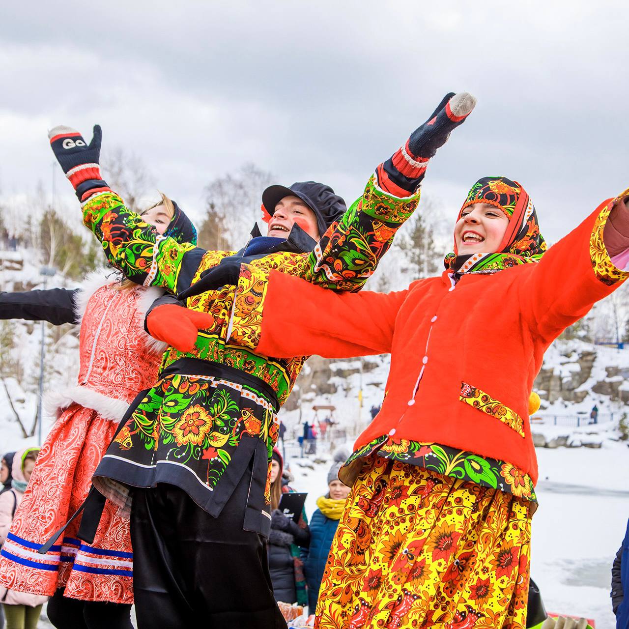 Яркая масленица. Масленица в трц. Масленица в торговом центре идеи. Масленица в торговом центре. Масленица в тц.