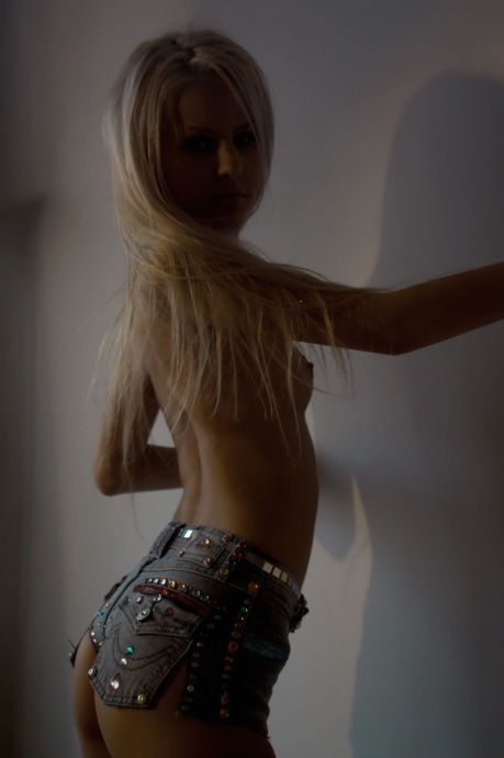 [Image: 0847248f4ad03f80eb8a0.jpg]