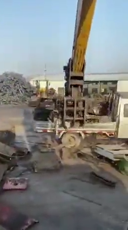 Descargando el camión