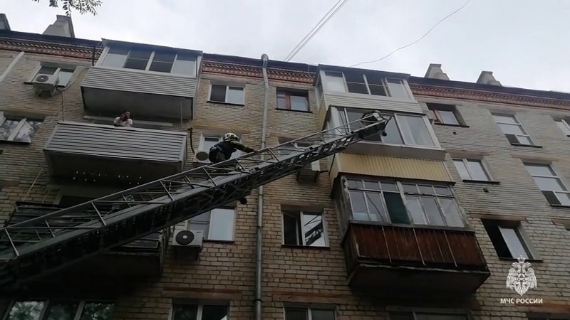 Пожар в многоквартирном доме по улице Краснореченская