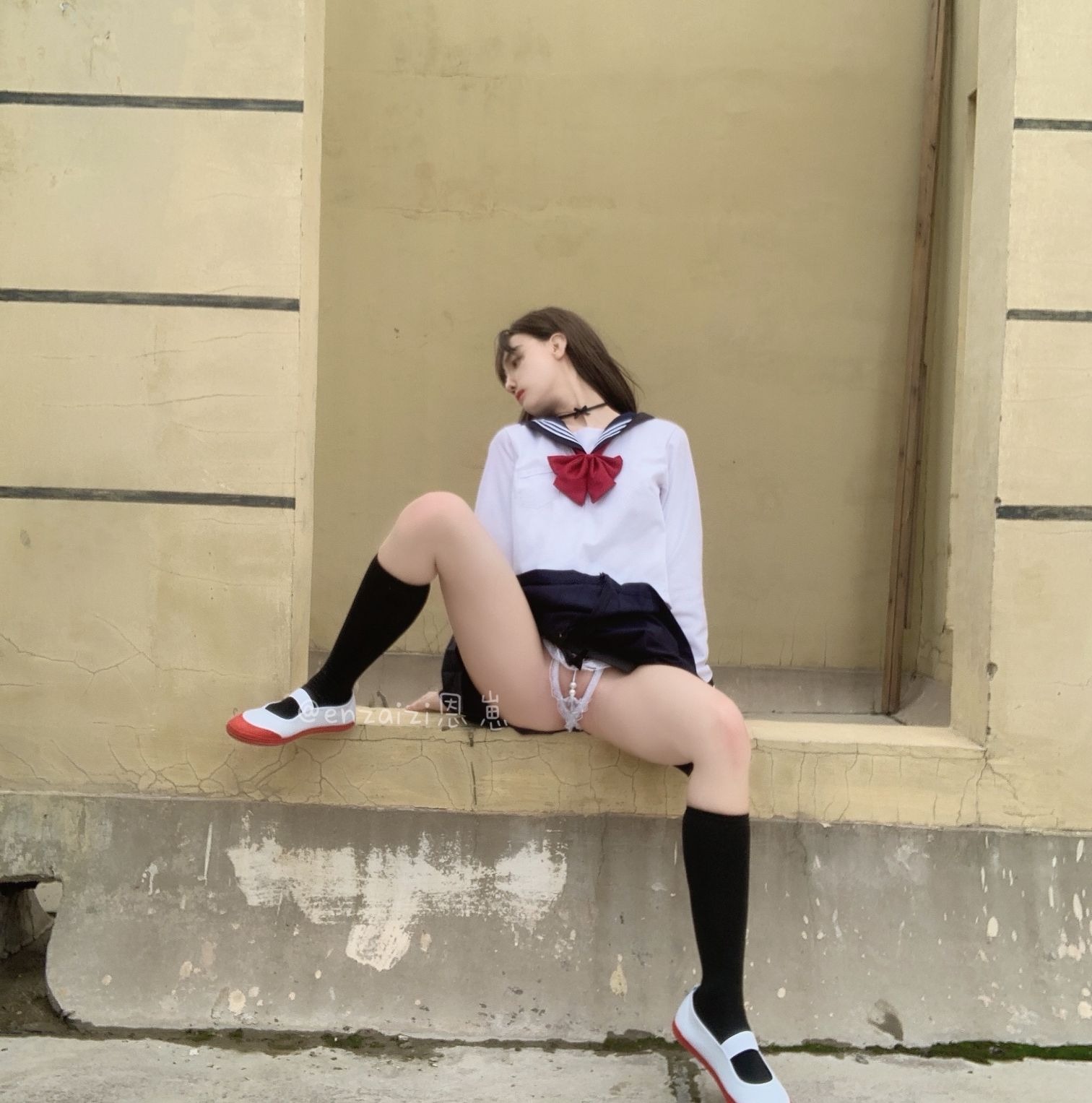恩崽-天台水手服 43