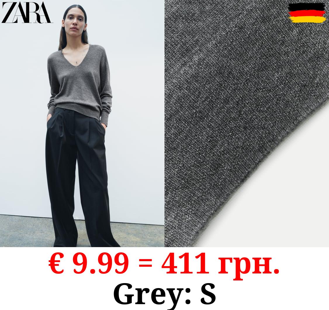 100% WOOL KNIT SWEATER