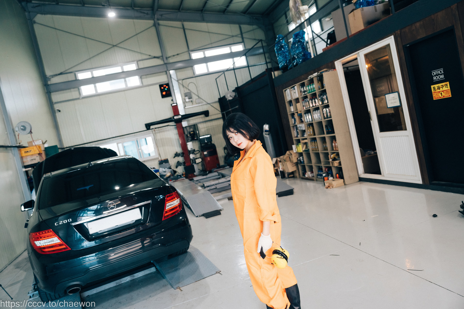 ZIA.Kwon 권지아, [Loozy] Garage Girl Set.02 1
