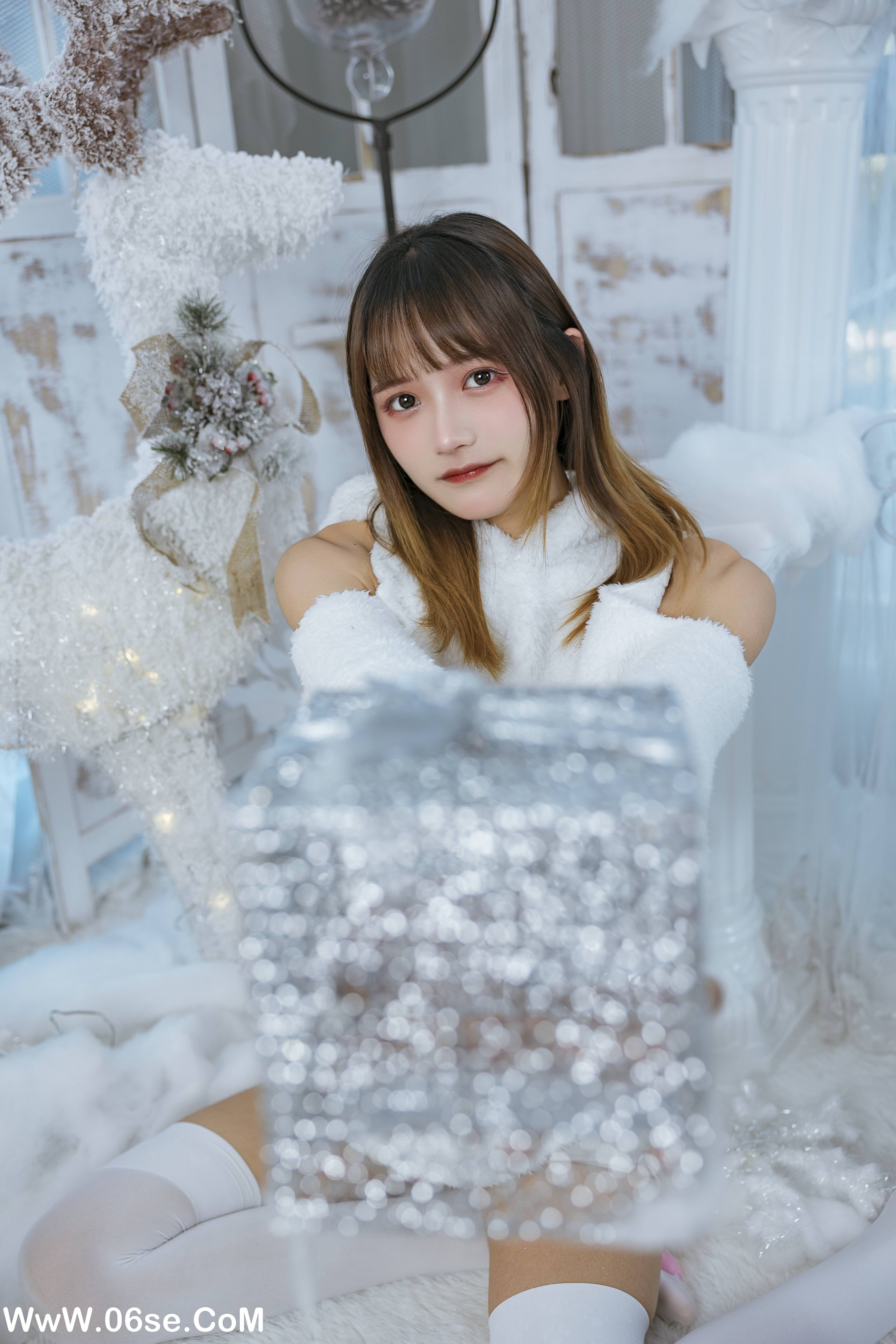 图片[23]-[YITUYU艺图语]2022.12.17 温馨少女与宠物们 兔子Zzz不吃胡萝卜[23+1P／371MB]-六色网