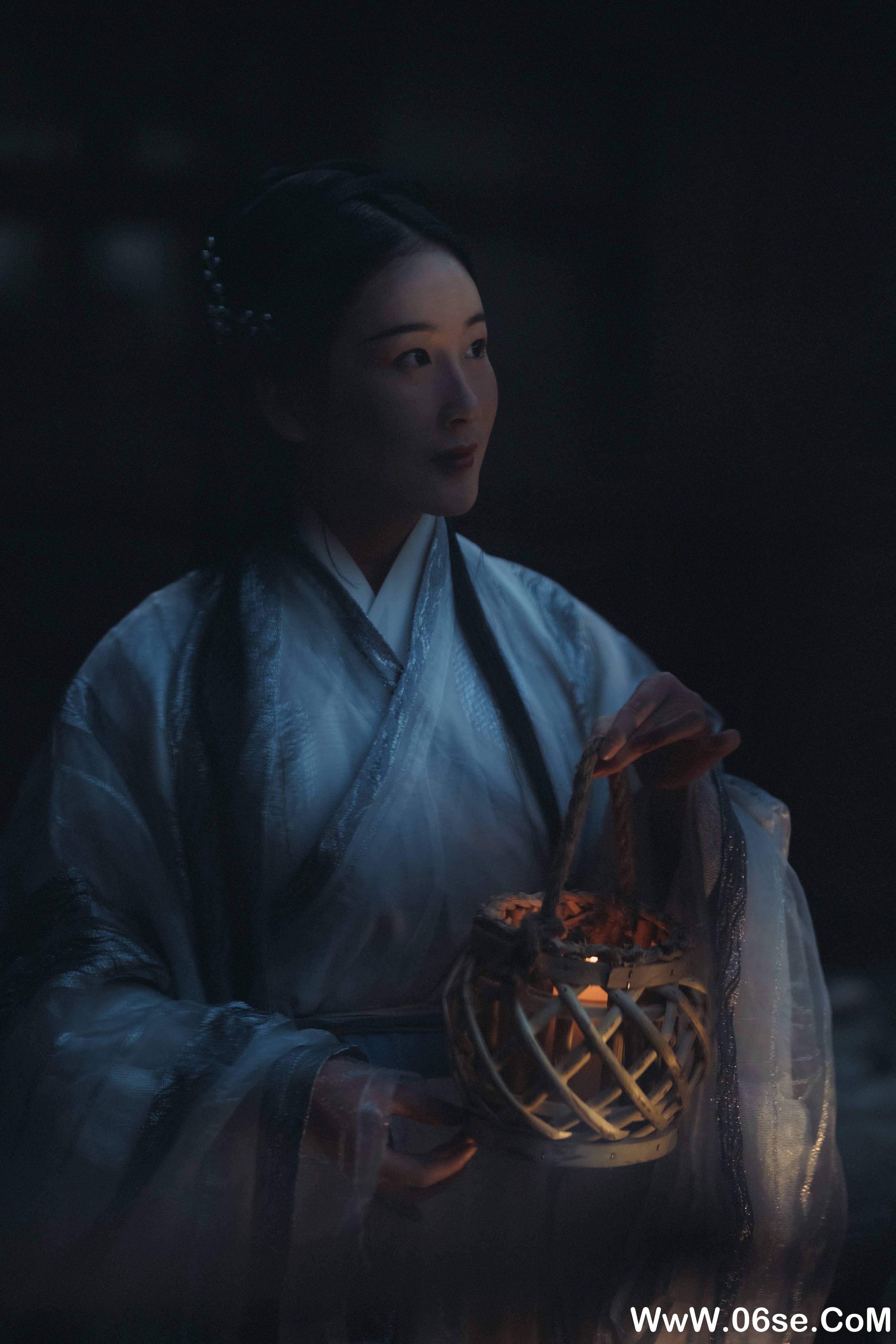 图片[22]-[YITUYU艺图语]2021.10.19 南歌子 淡蓝色忧伤静流淌[26+1P／403MB]-六色网