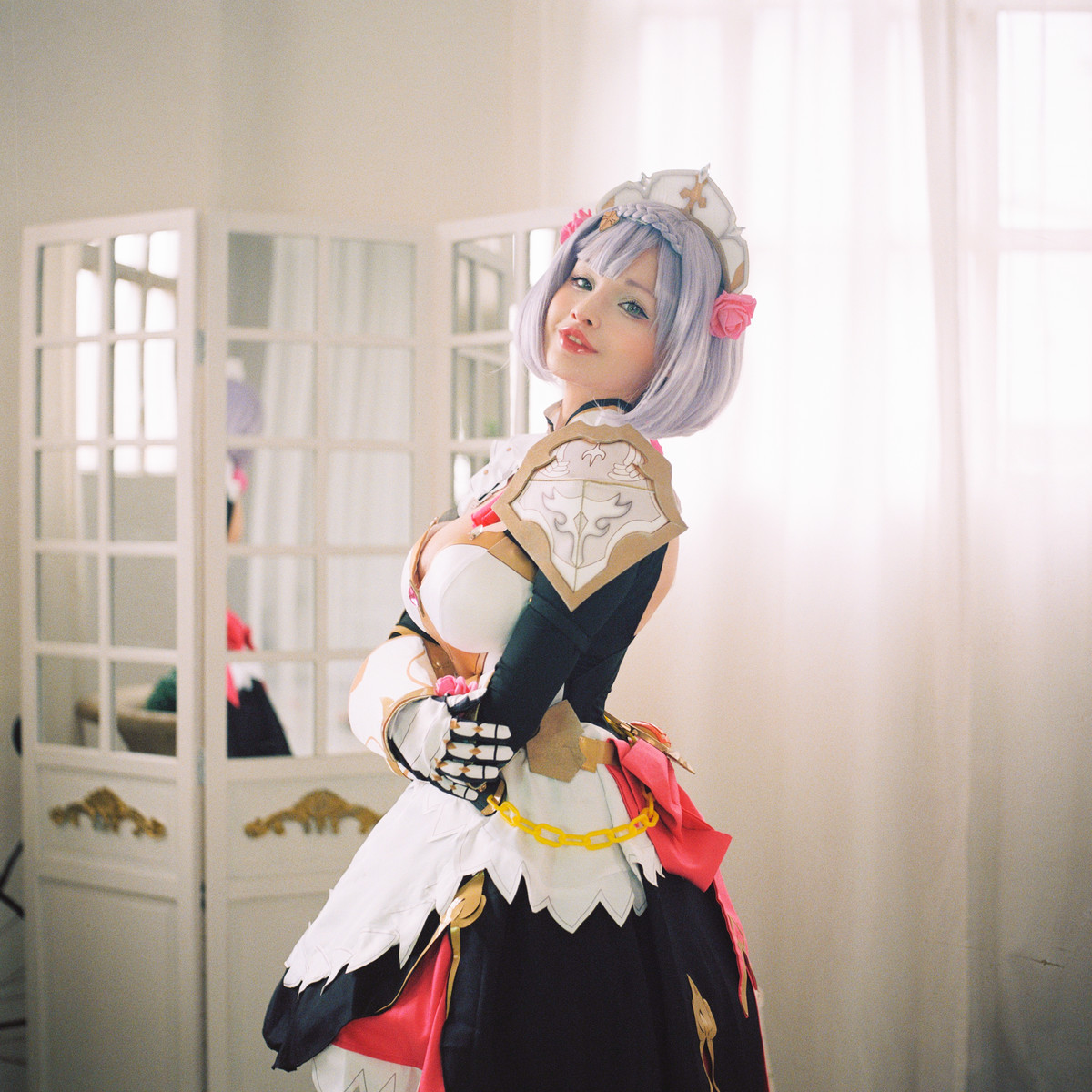 Hidori Rose Cosplay Noelle - Genshin Impact 2