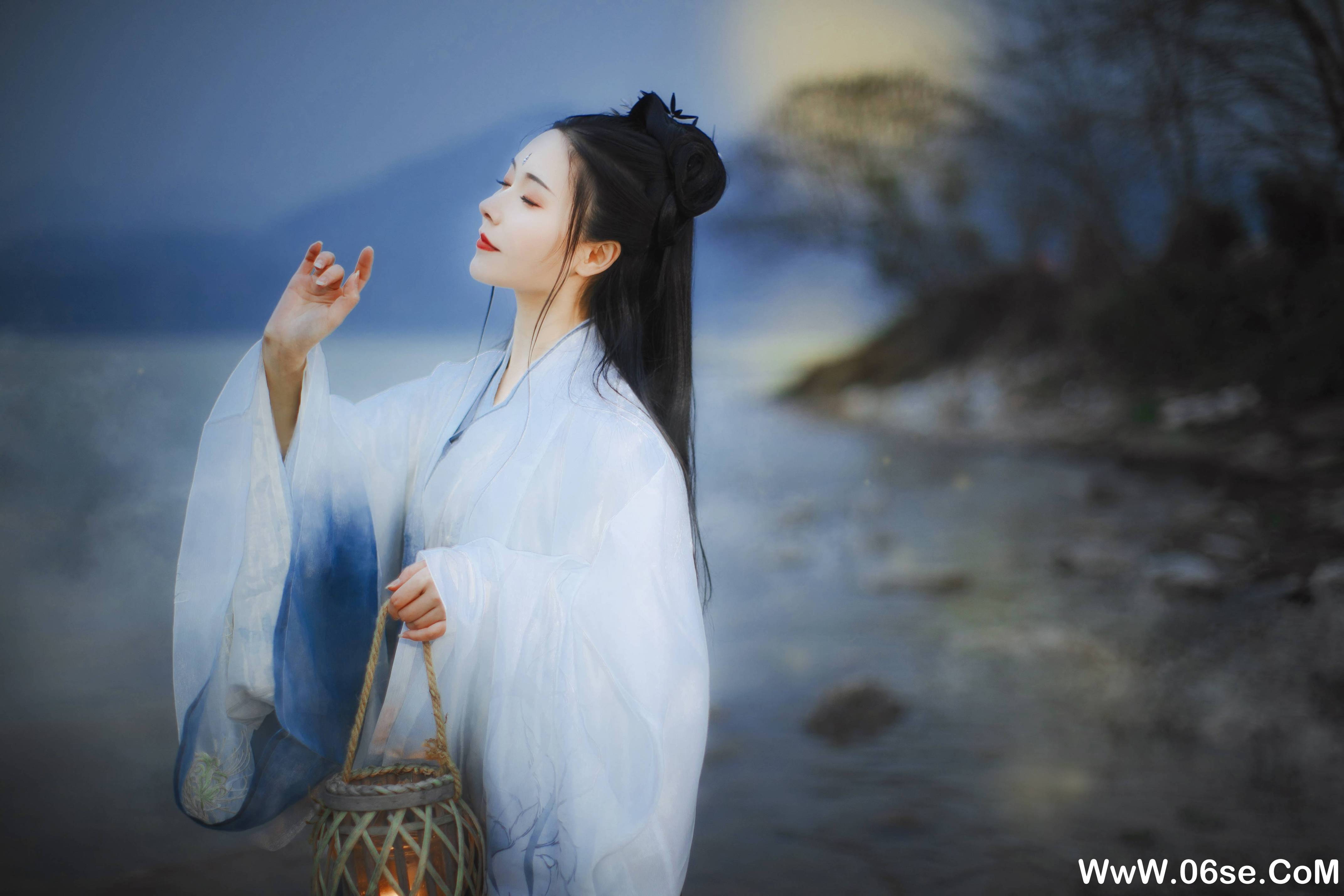 图片[12]-[YITUYU艺图语]2021.10.28 海底月 葵花花花儿[19+1P／93MB]-六色网
