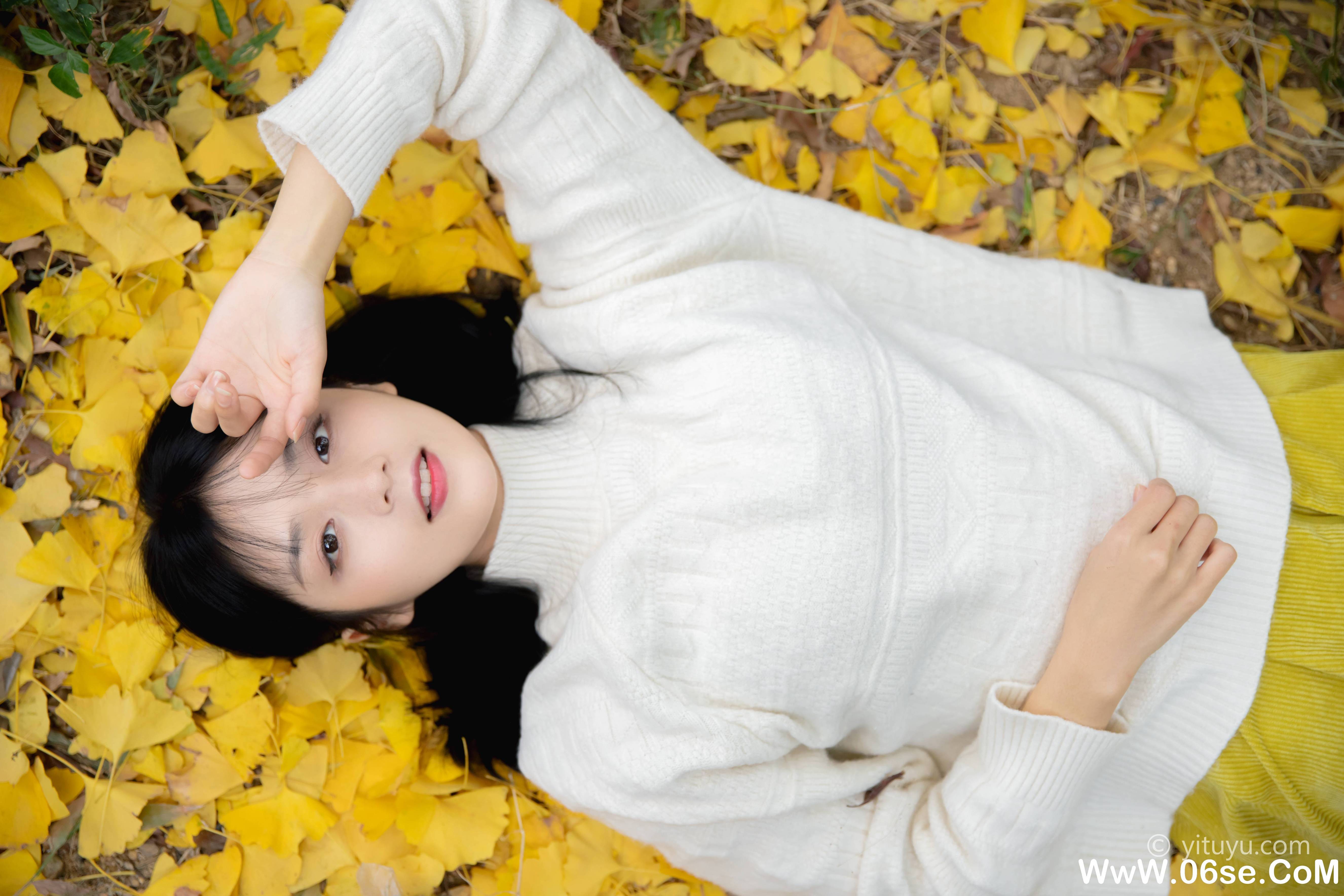 图片[30]-[YITUYU艺图语]2021.08.14 银杏之恋 雨文[38+1P／454MB]-六色网