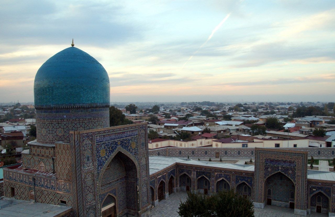 Самарканд время. Узбекистан знаменитая мечеть Самарканд. Узбекистан Самарканд с высоты птичьего полета. Ташкент Худжанд мечеть. Сентябрь 2022 город Самарканд.