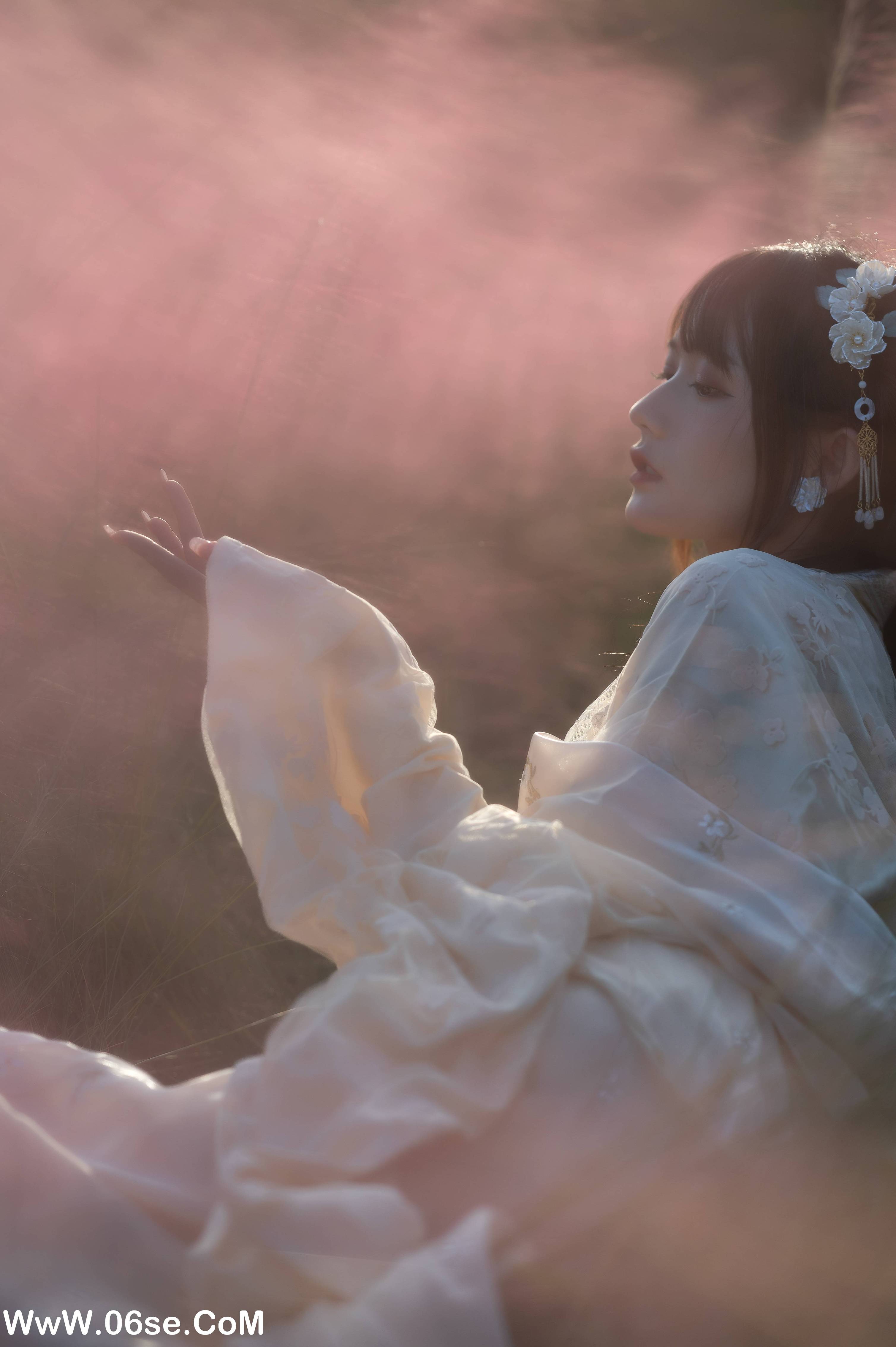 图片[27]-[YITUYU艺图语]2022.06.26 秋风动情 兔子Zzz不吃胡萝卜[28P-286.7M]-六色网